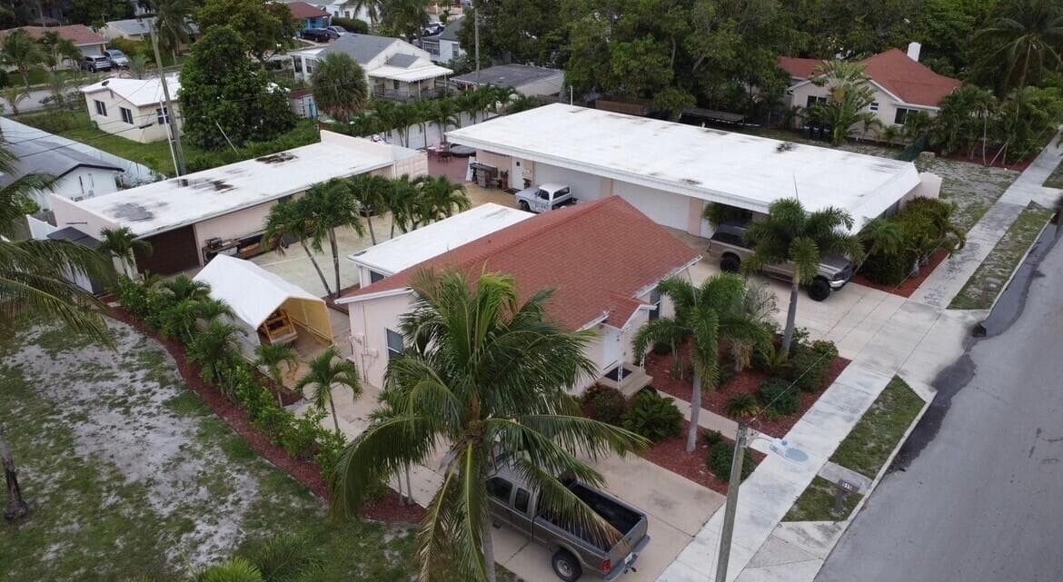 505 24th Avenue N, Lake Worth Beach, FL — photo 5 of 23
