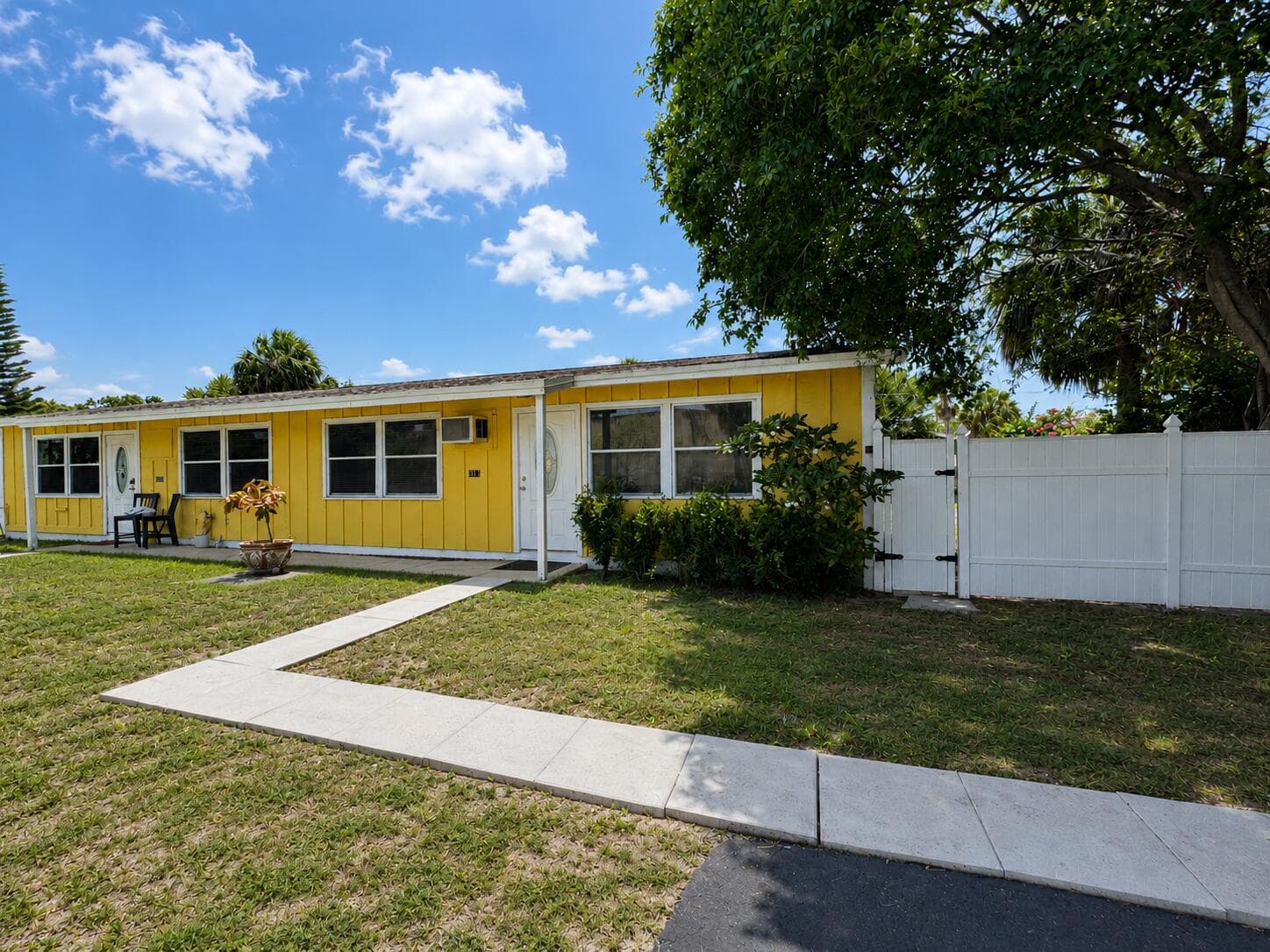 8537 40th Terrace N, Palm Beach Gardens, FL 33410 — photo 1 of 6