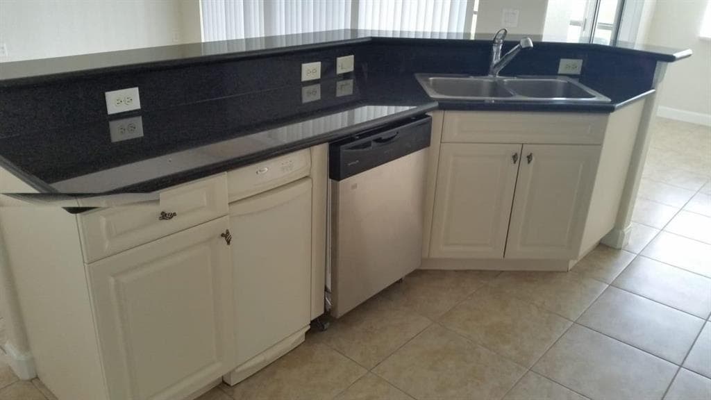 8207 NW 128th Lane 18-b, Parkland, FL 33076 — photo 7 of 19