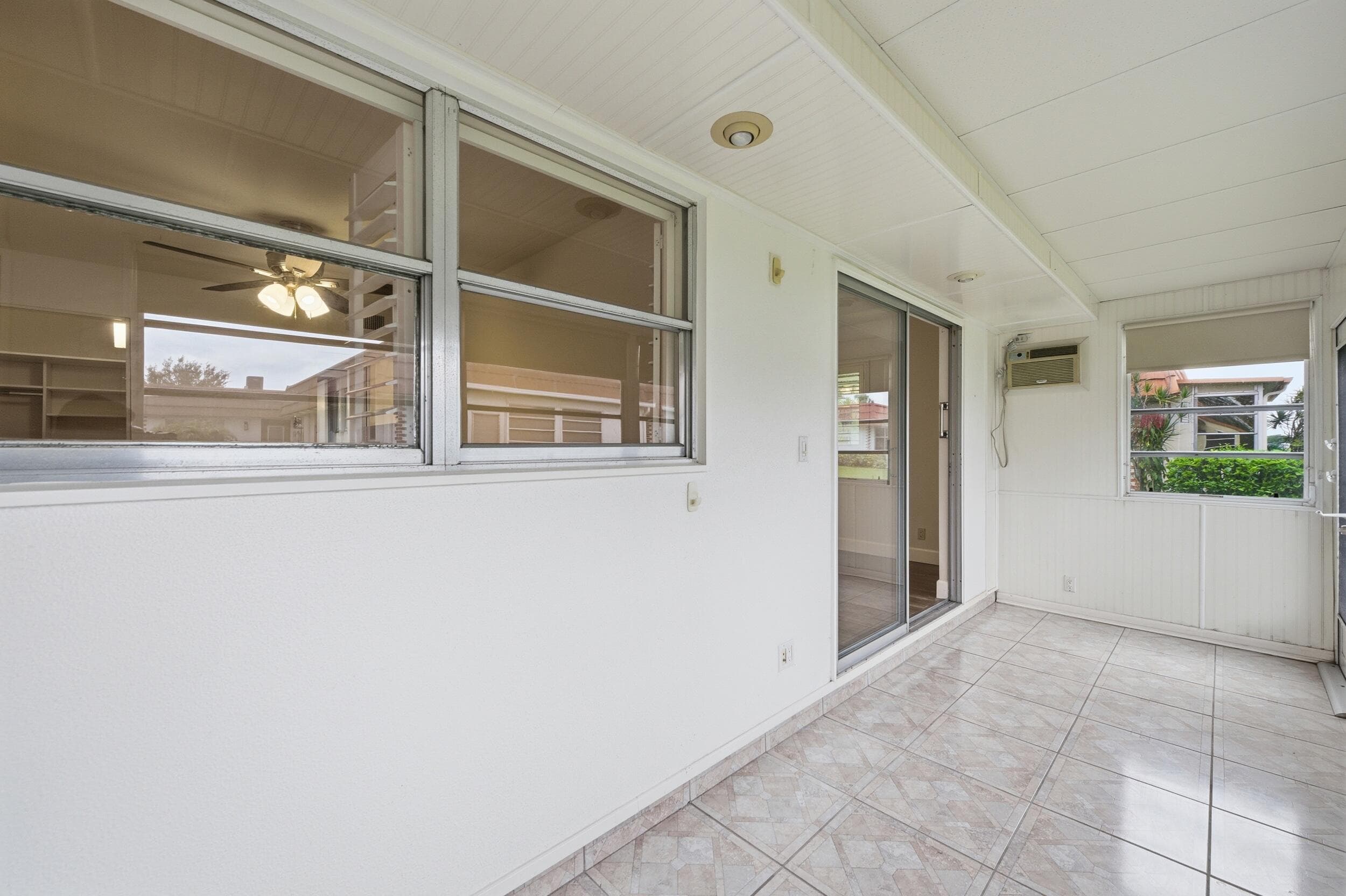 28 Seville 'b', Delray Beach, FL 33446 — photo 22 of 51