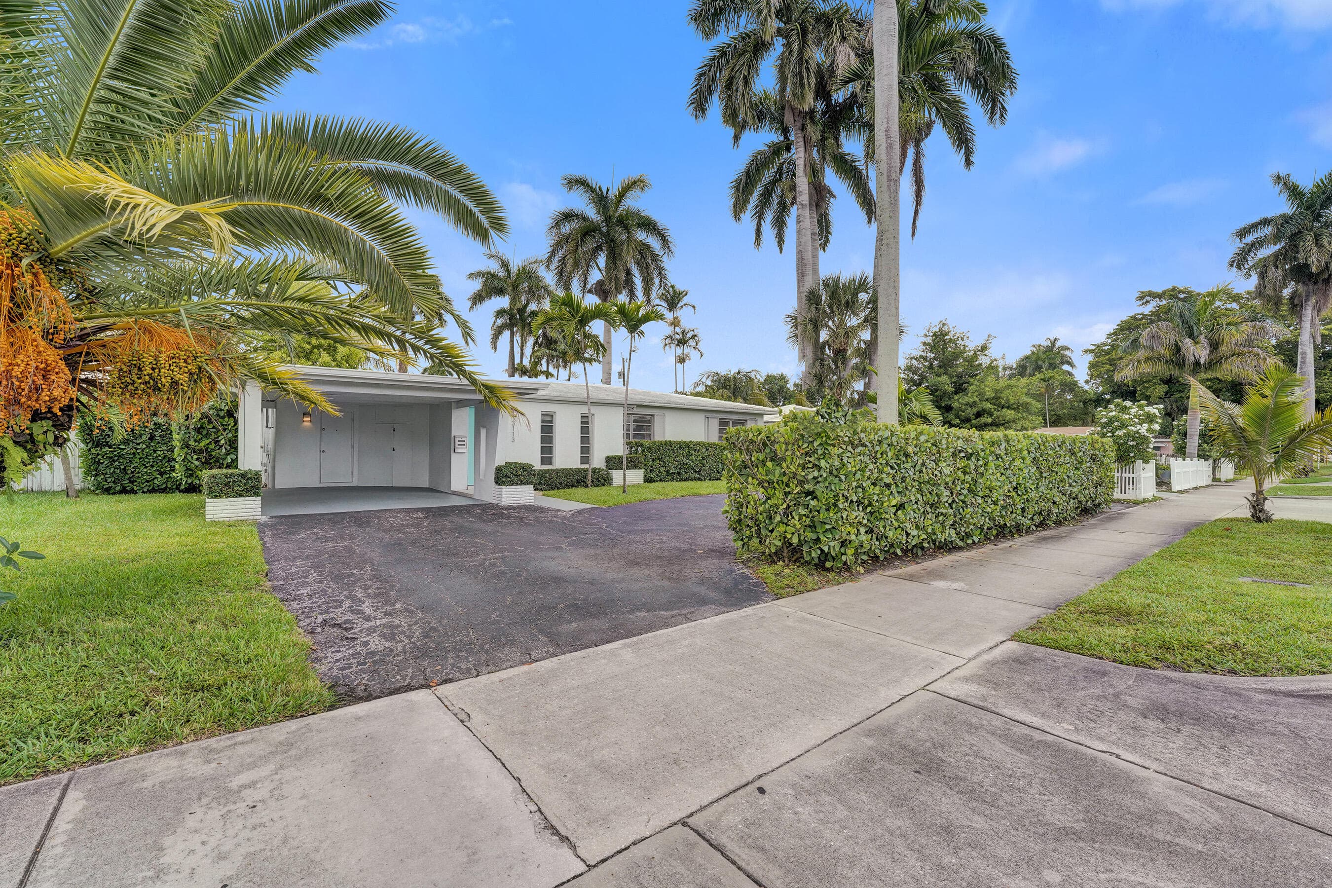 3113 Hollywood Boulevard, Hollywood, FL 33021 — photo 1 of 46