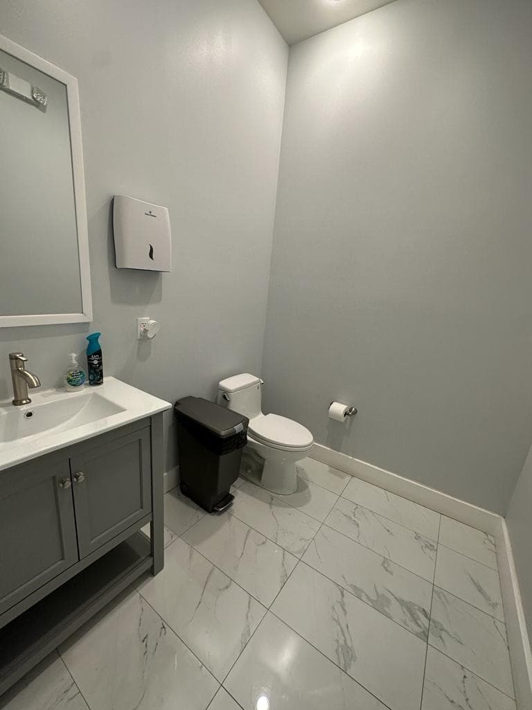 425 NW 10th Terrace, Hallandale Beach, FL — photo 19 of 36