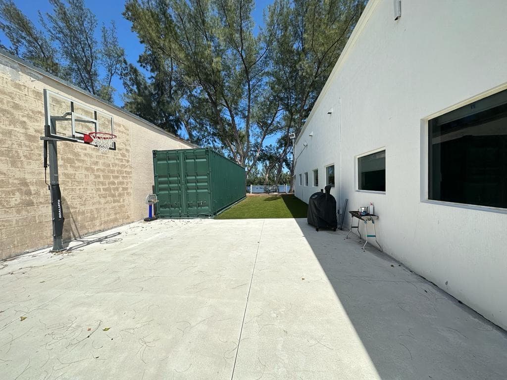 425 NW 10th Terrace, Hallandale Beach, FL — photo 36 of 36