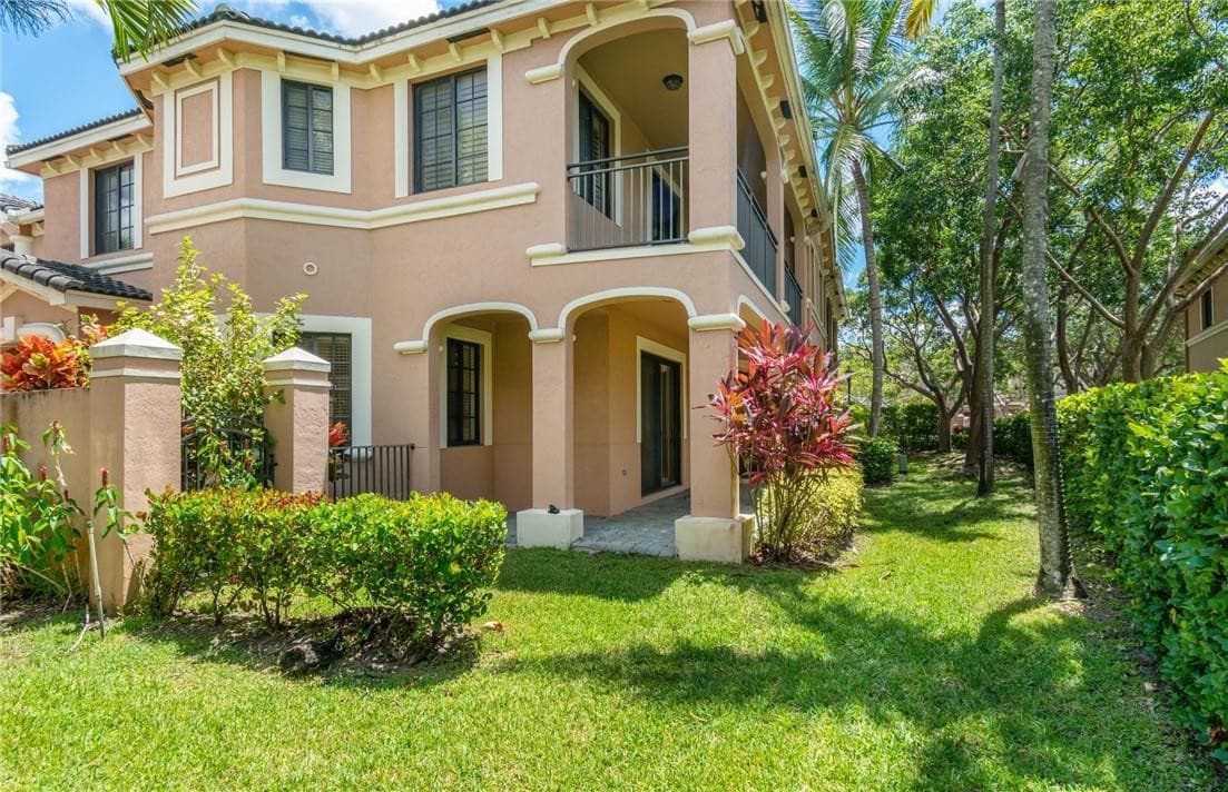 2692 Center Ct Drive 2-32, Weston, FL 33332 — photo 2 of 28