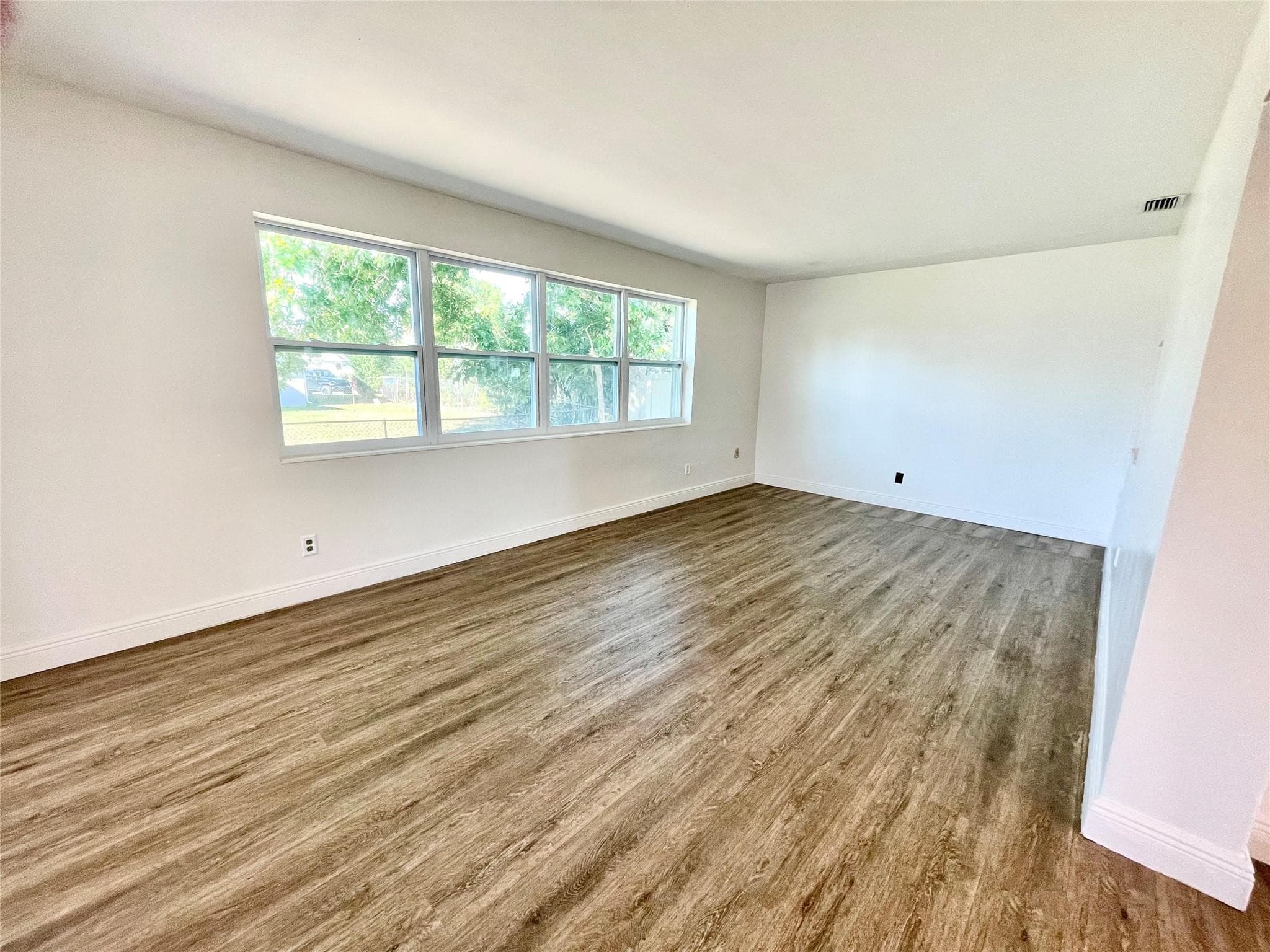 2090 NW 84th Terrace, Pembroke Pines, FL 33024 — photo 11 of 29