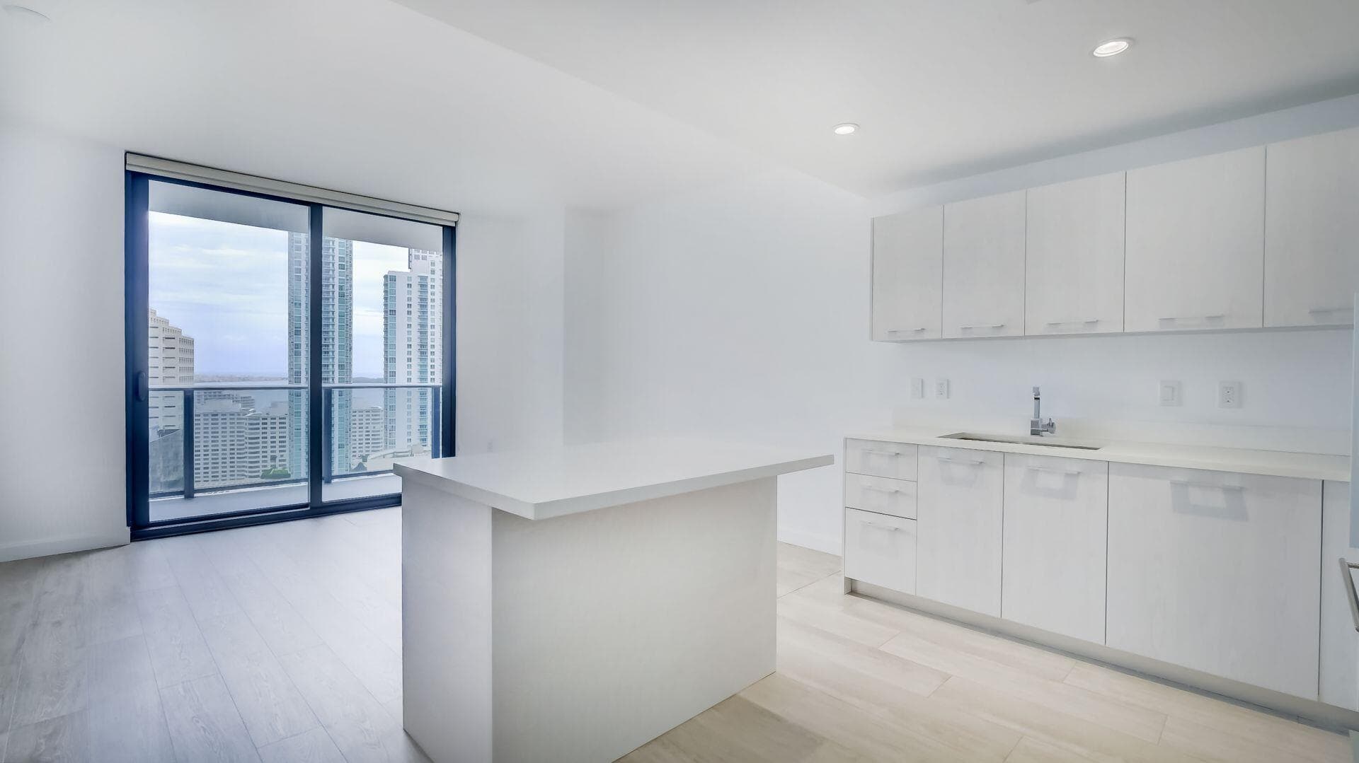 45 SW 9th Street 2502, Miami, FL 33130 — photo 6 of 24