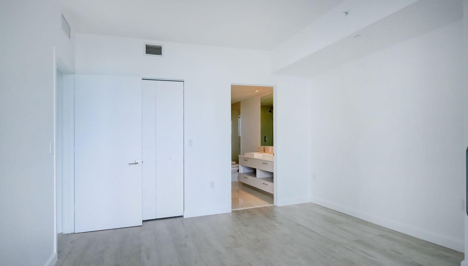 45 SW 9th Street 2502, Miami, FL 33130 — photo 15 of 24
