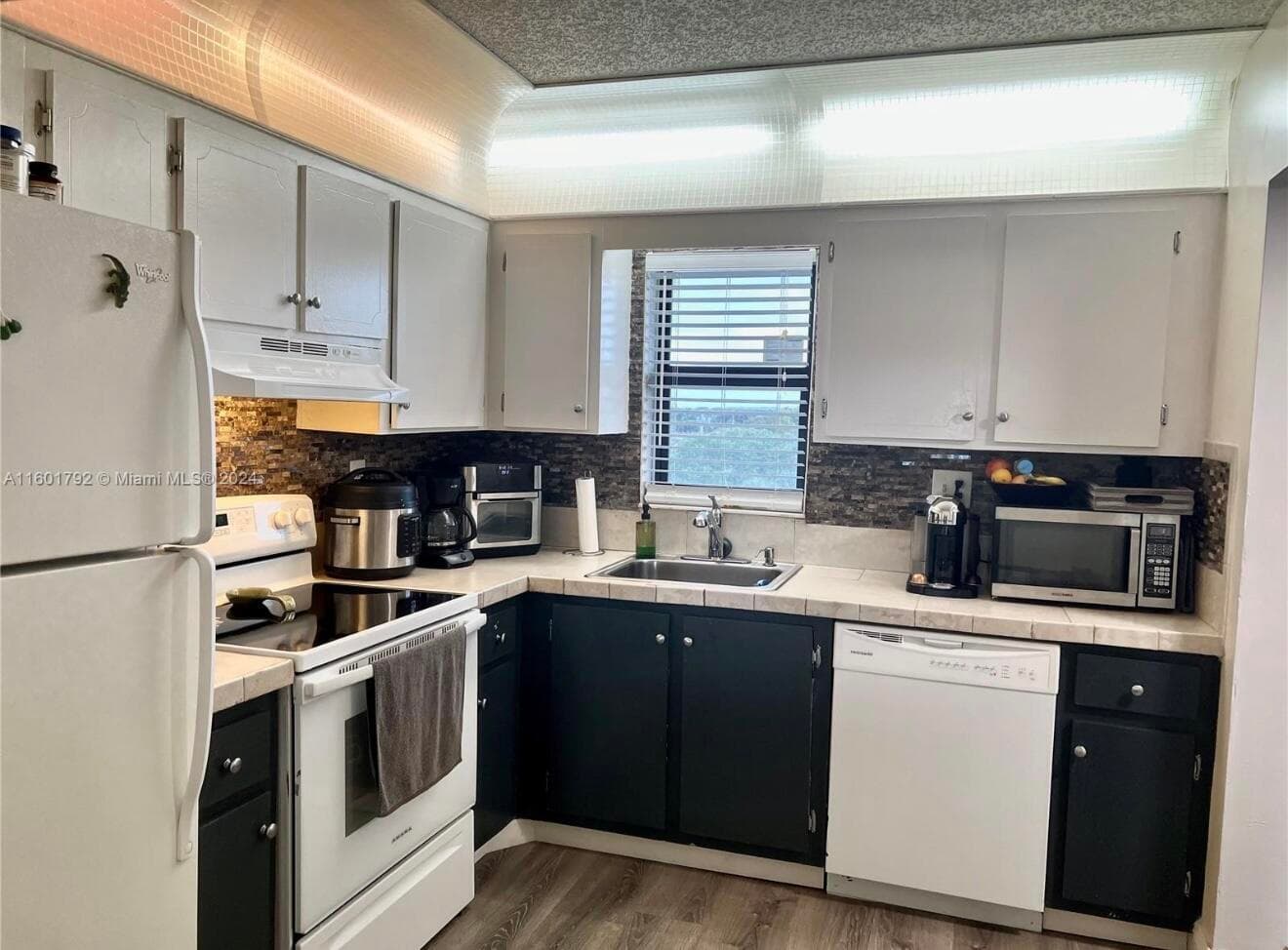 9235 SW 8th Street 507, Boca Raton, FL 33428 — photo 4 of 16