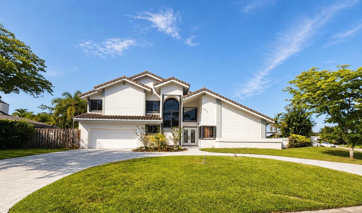 621 SW 101st Avenue, Plantation, FL 33324 — photo 1 of 44