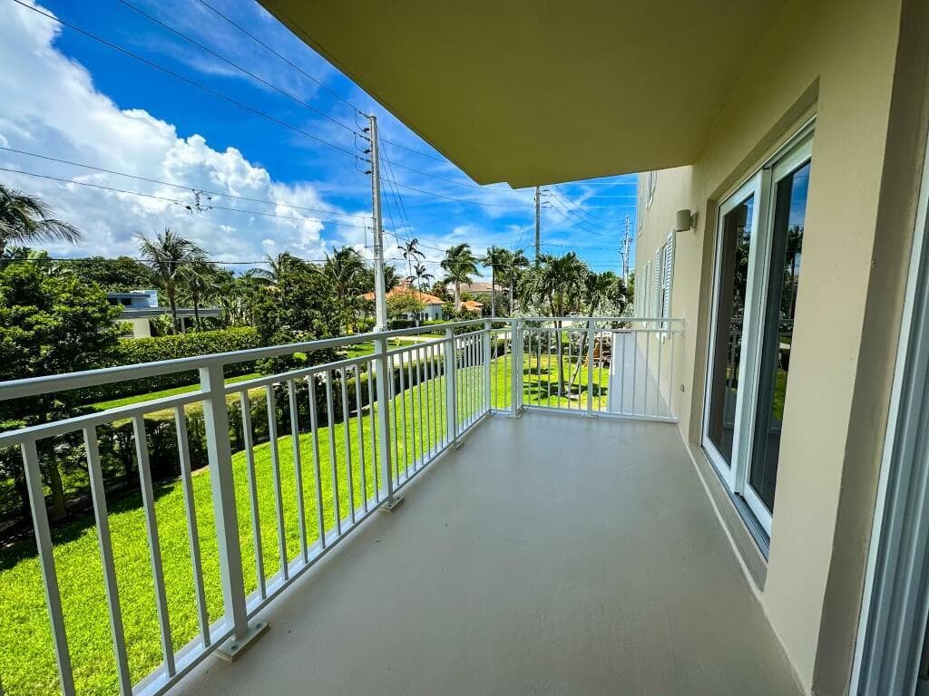 950 De Soto Road 2b, Boca Raton, FL 33432 — photo 33 of 38