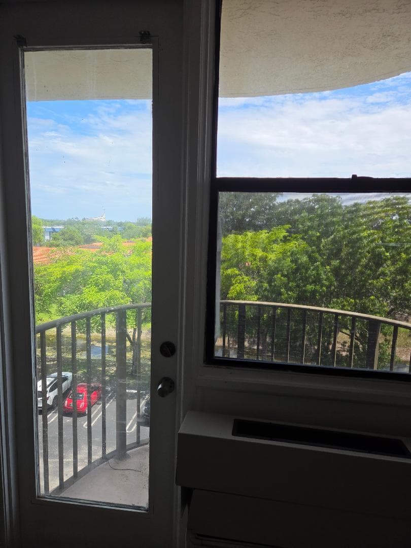 2701 Riverside Drive Apt 516, Coral Springs, FL 33065 — photo 4 of 10