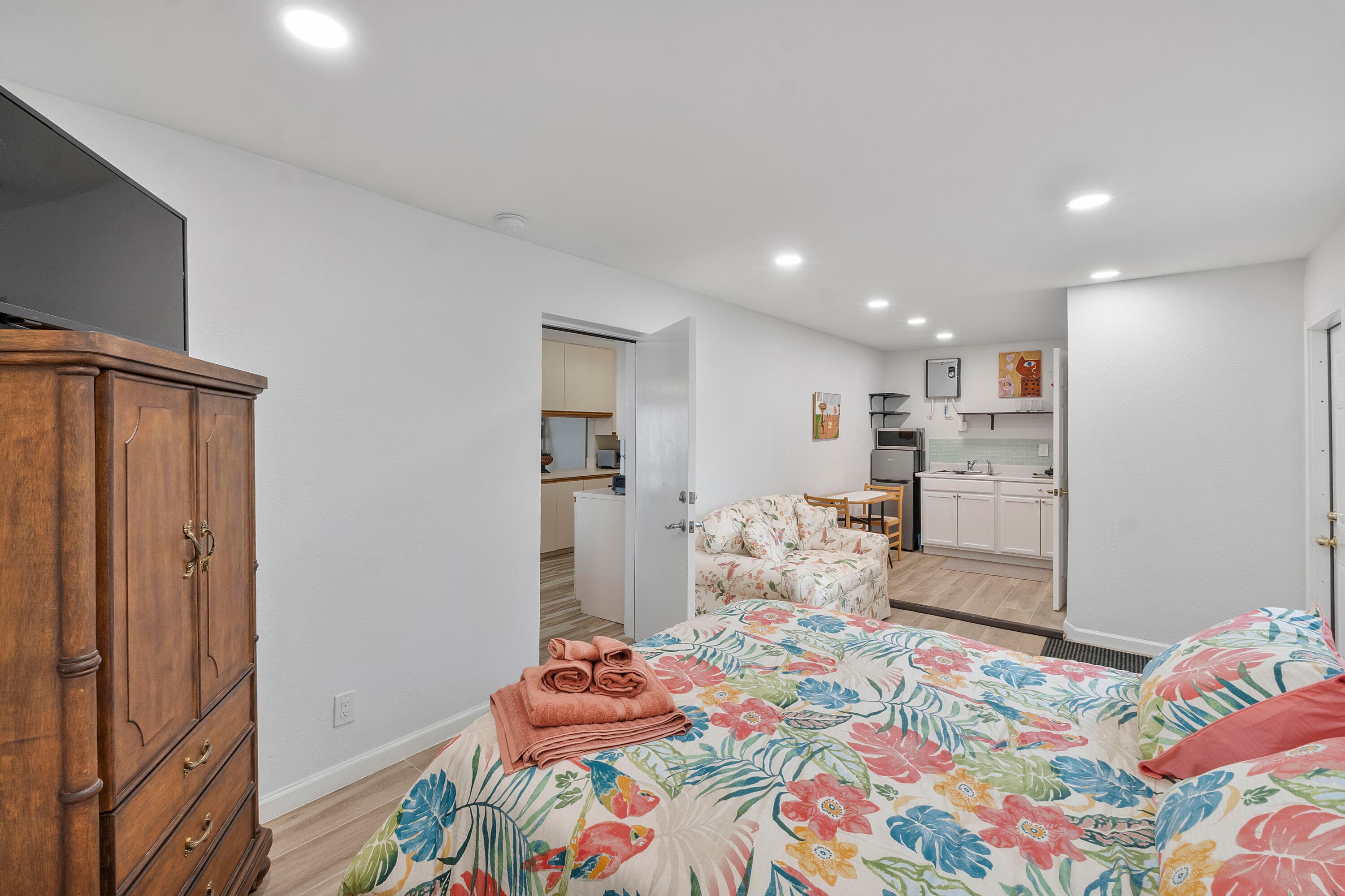 3344 Plaza Place, Lake Worth, FL 33462 — photo 14 of 35