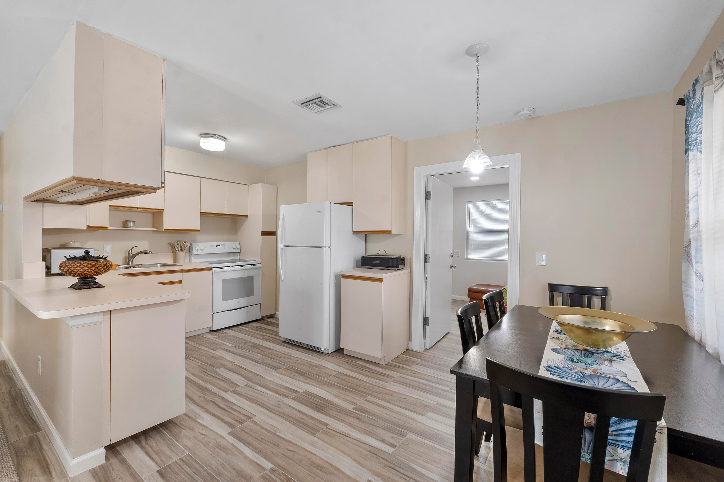 3344 Plaza Place, Lake Worth, FL 33462 — photo 11 of 35