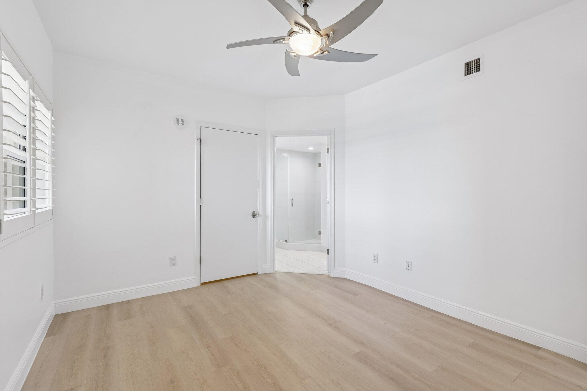 2650 Lake Shore Drive 1202, Riviera Beach, FL 33404 — photo 10 of 51