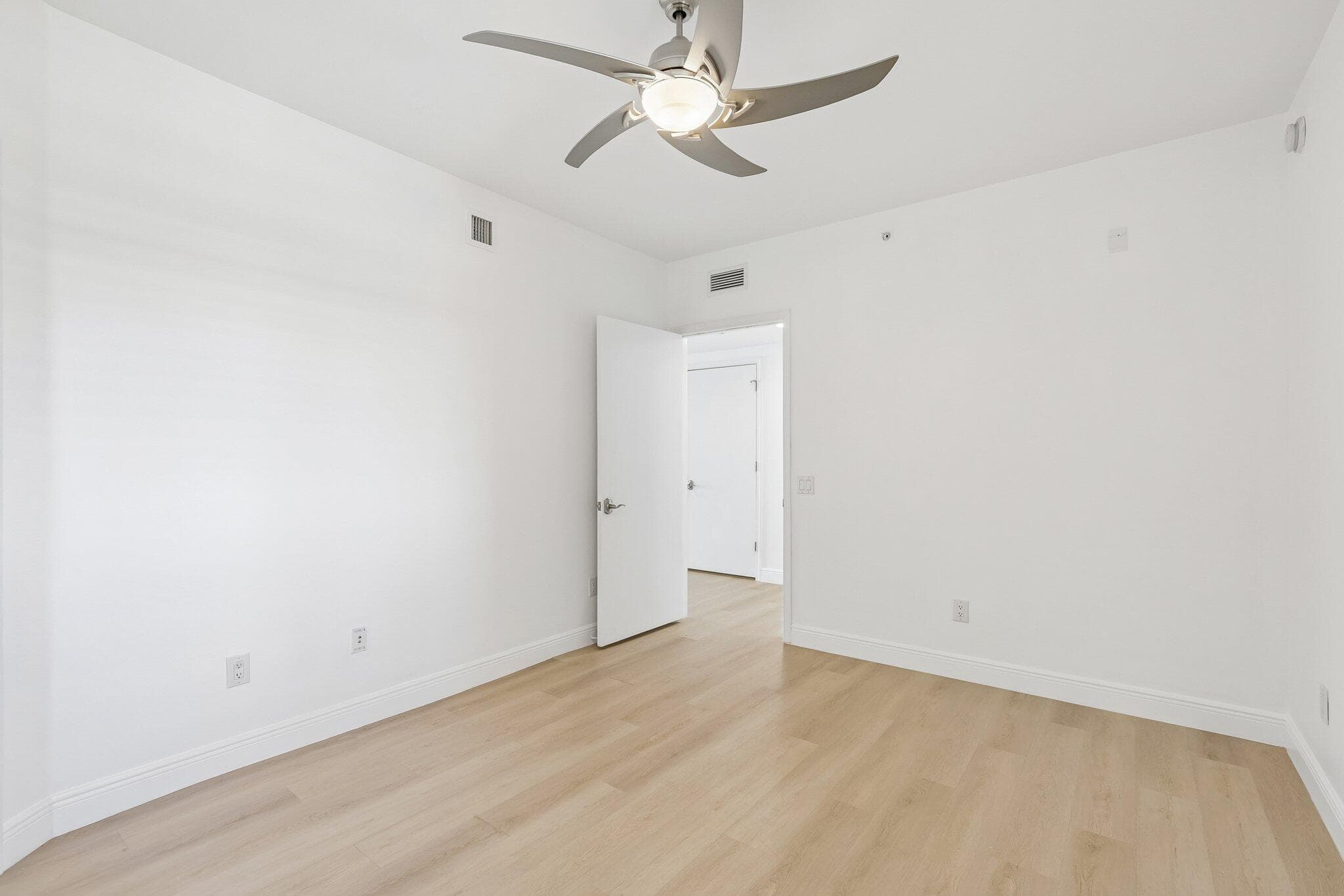 2650 Lake Shore Drive 1202, Riviera Beach, FL 33404 — photo 11 of 51