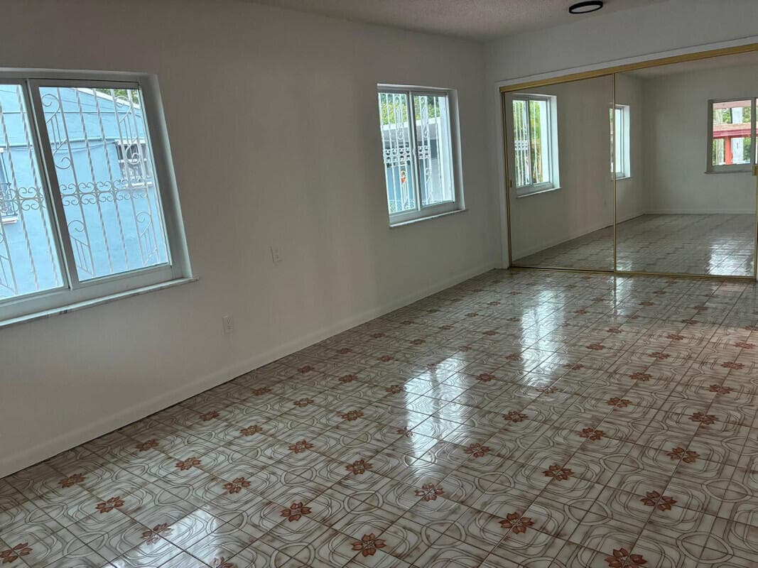 2828 SW 2nd Street, Miami, FL 33135 — photo 14 of 49