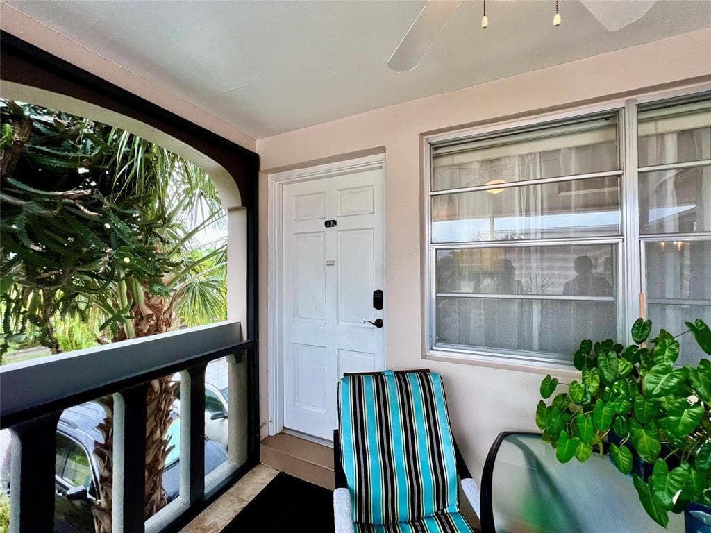 160 NE 8th Avenue 1b, Hallandale Beach, FL 33009 — photo 9 of 14