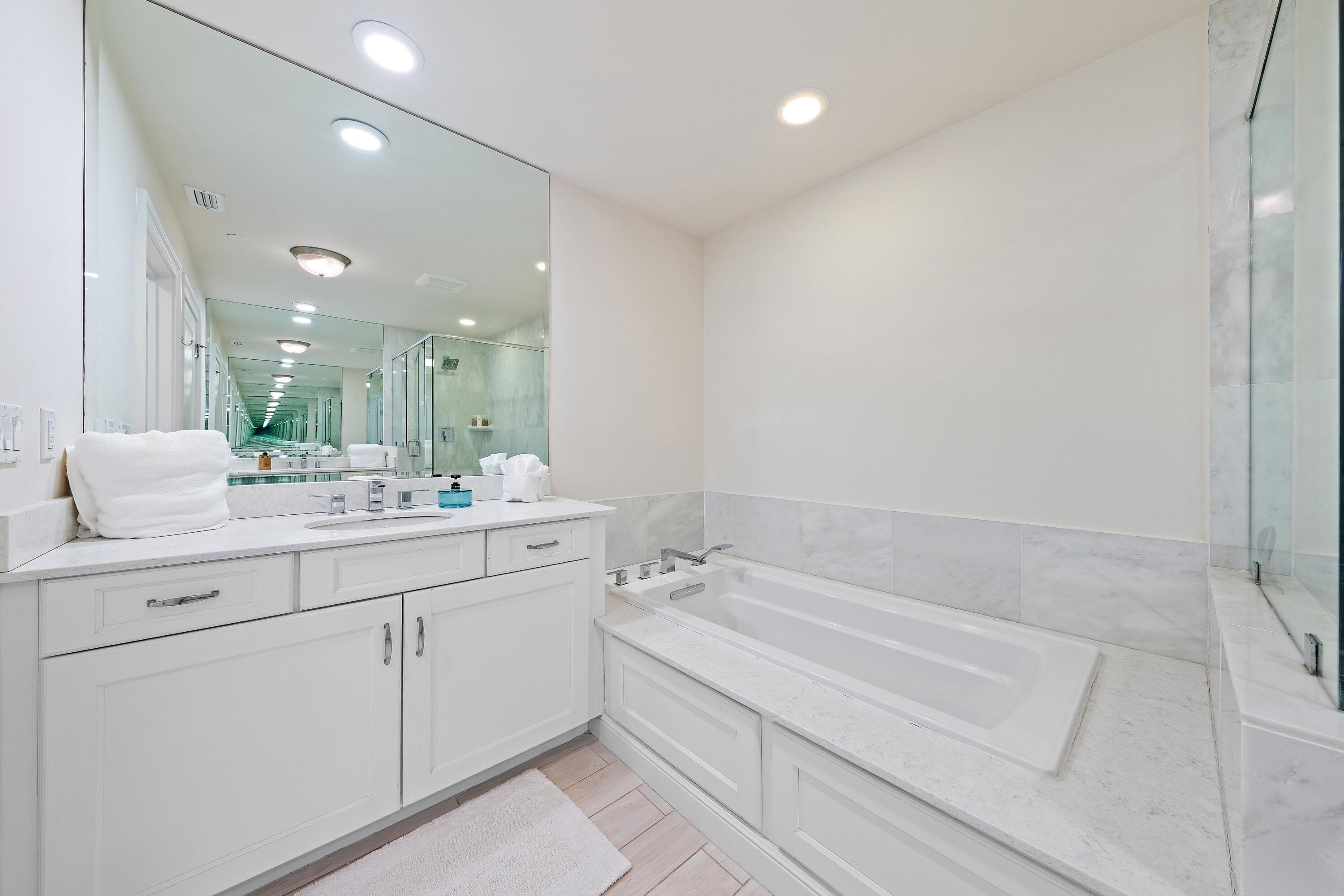 432 Bay Colony Drive N, Juno Beach, FL 33408 — photo 17 of 24