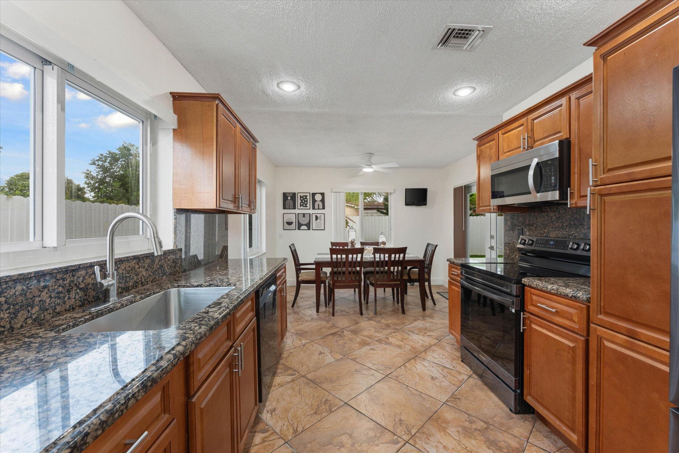 6515 SW 8th Place, North Lauderdale, FL 33068 — photo 13 of 45