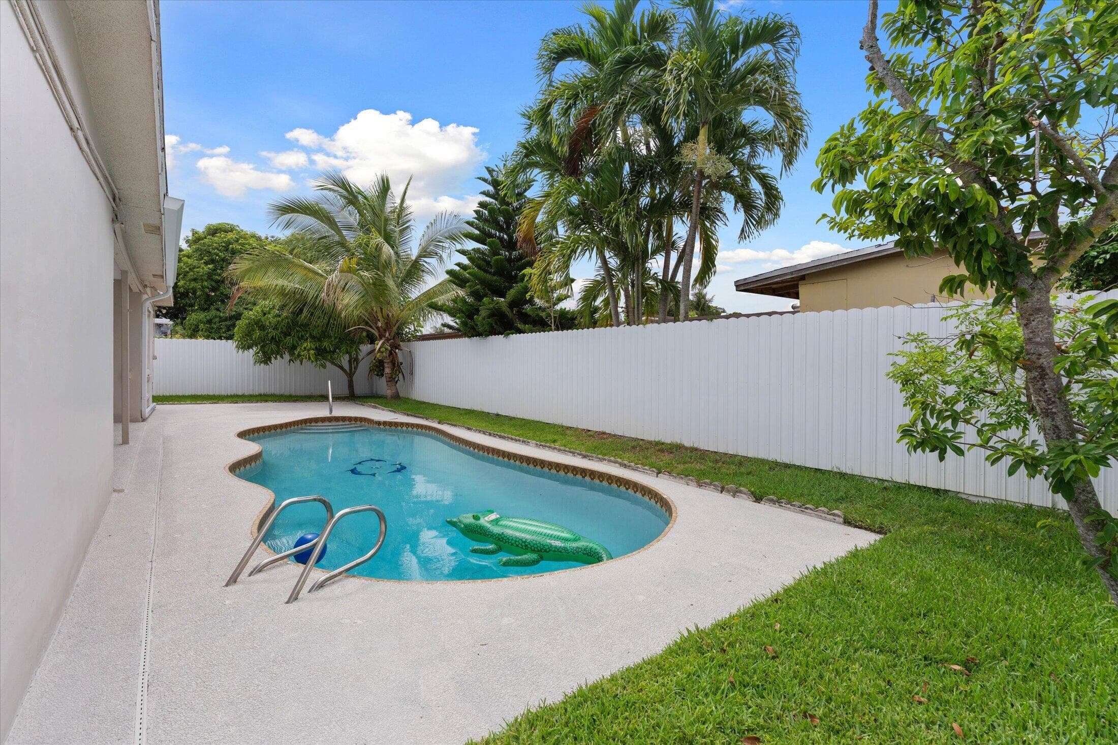 6515 SW 8th Place, North Lauderdale, FL 33068 — photo 33 of 45