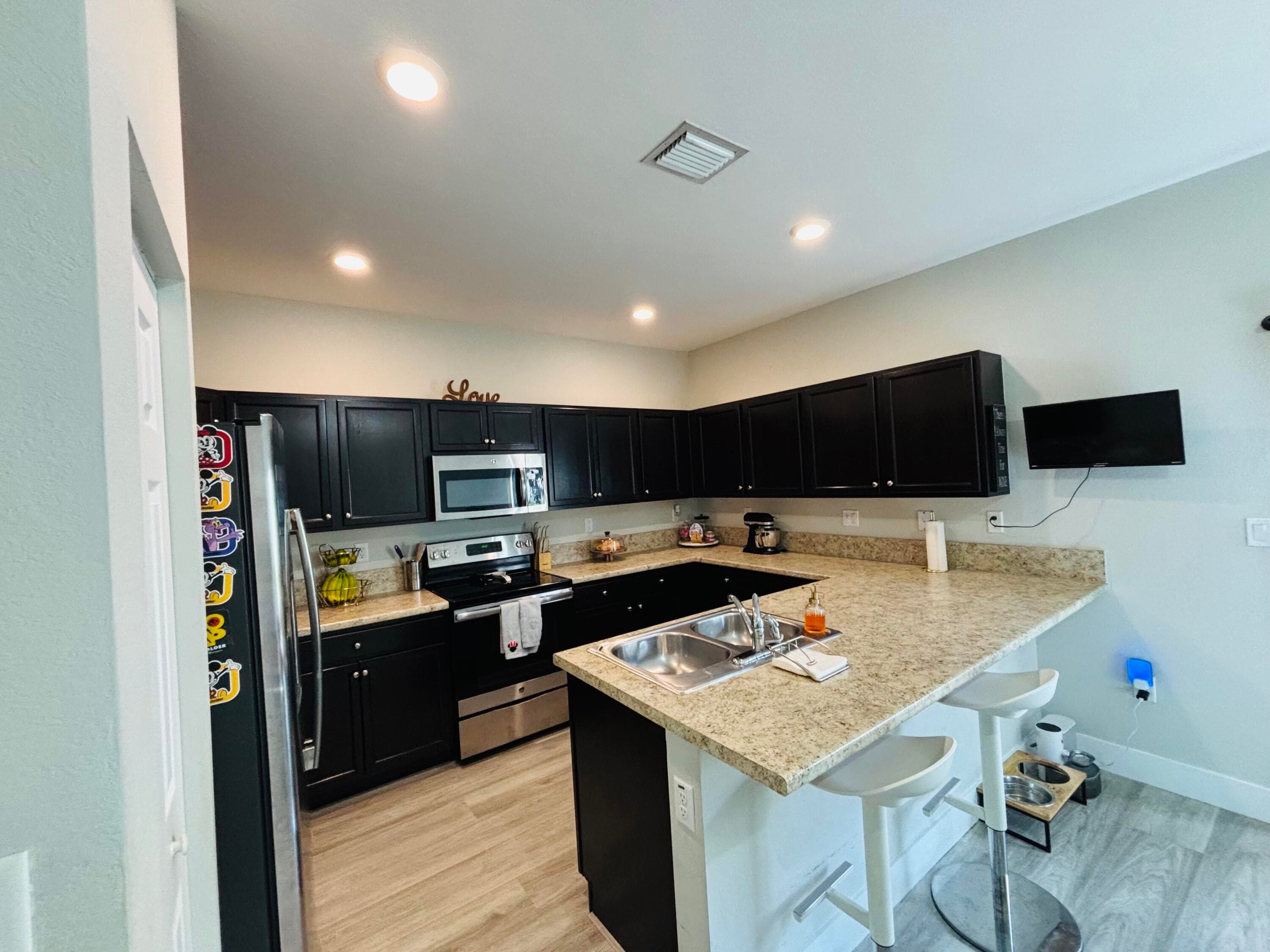 9326 W 33rd Lane, Hialeah, FL 33018 — photo 8 of 42
