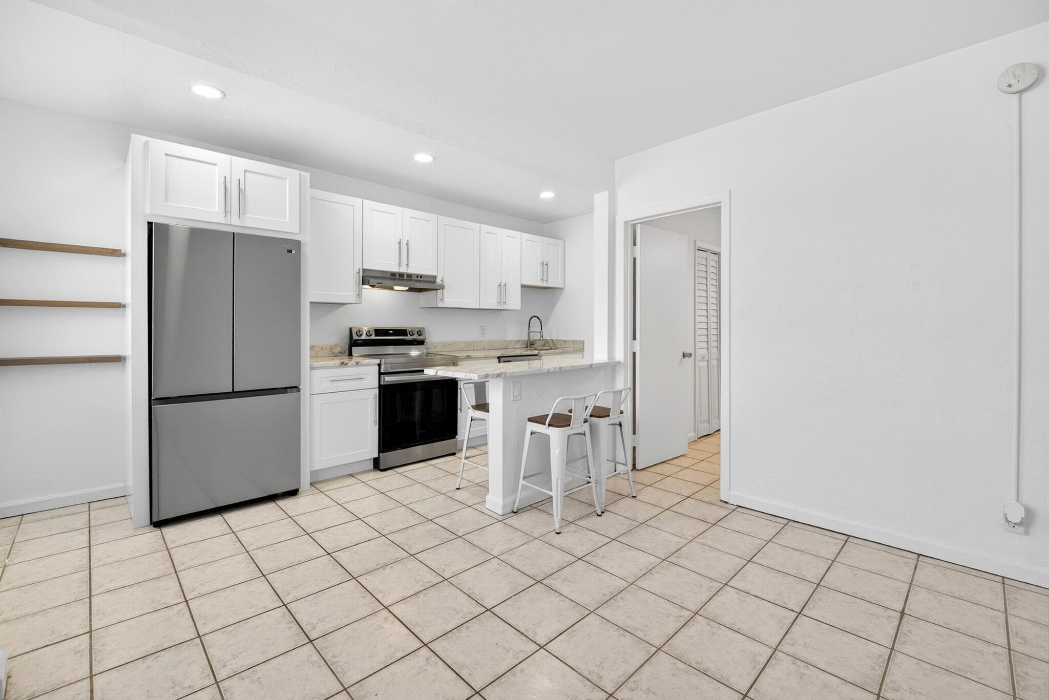 412 SE 16th Street 3, Fort Lauderdale, FL 33316 — photo 11 of 39
