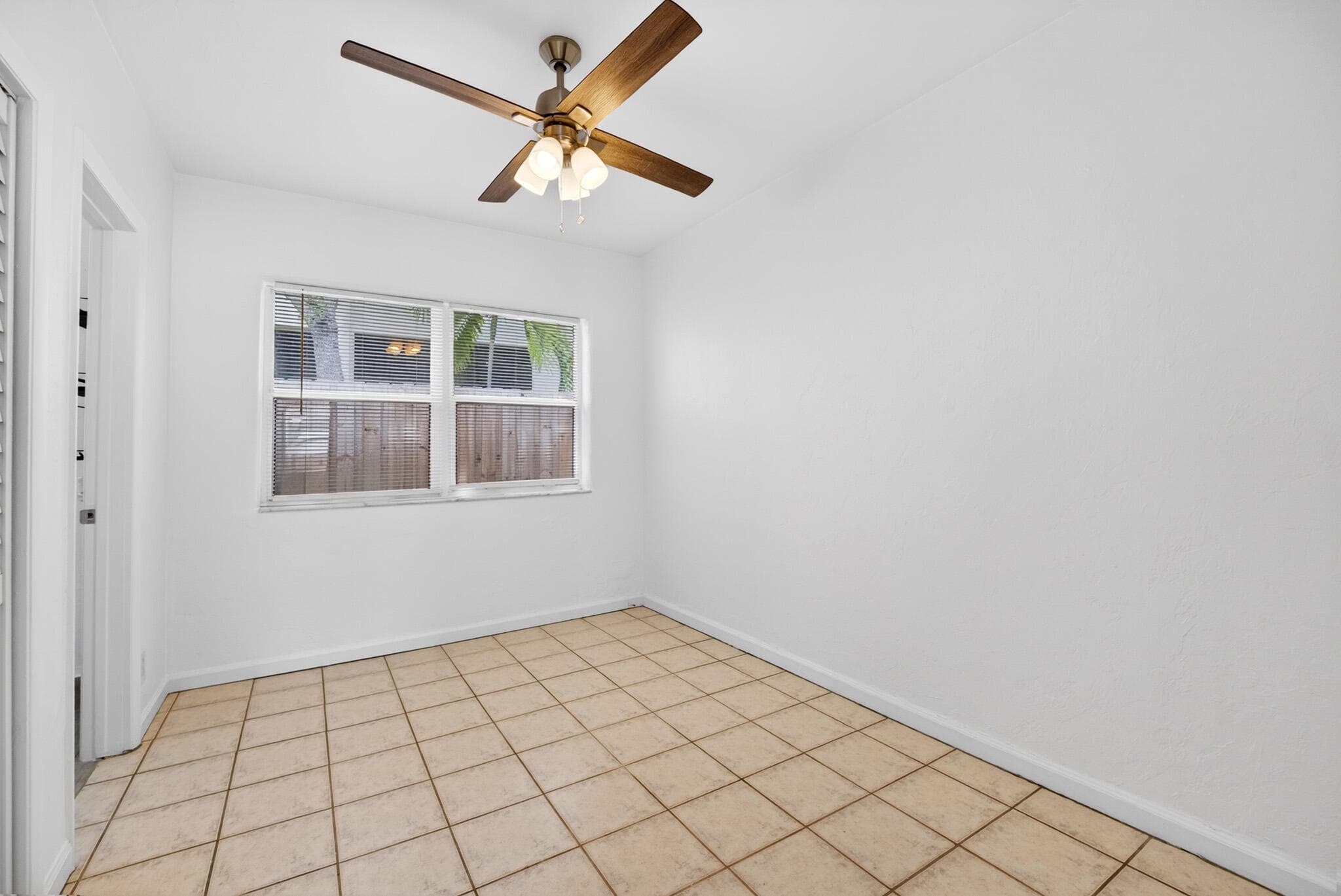 412 SE 16th Street 3, Fort Lauderdale, FL 33316 — photo 14 of 39
