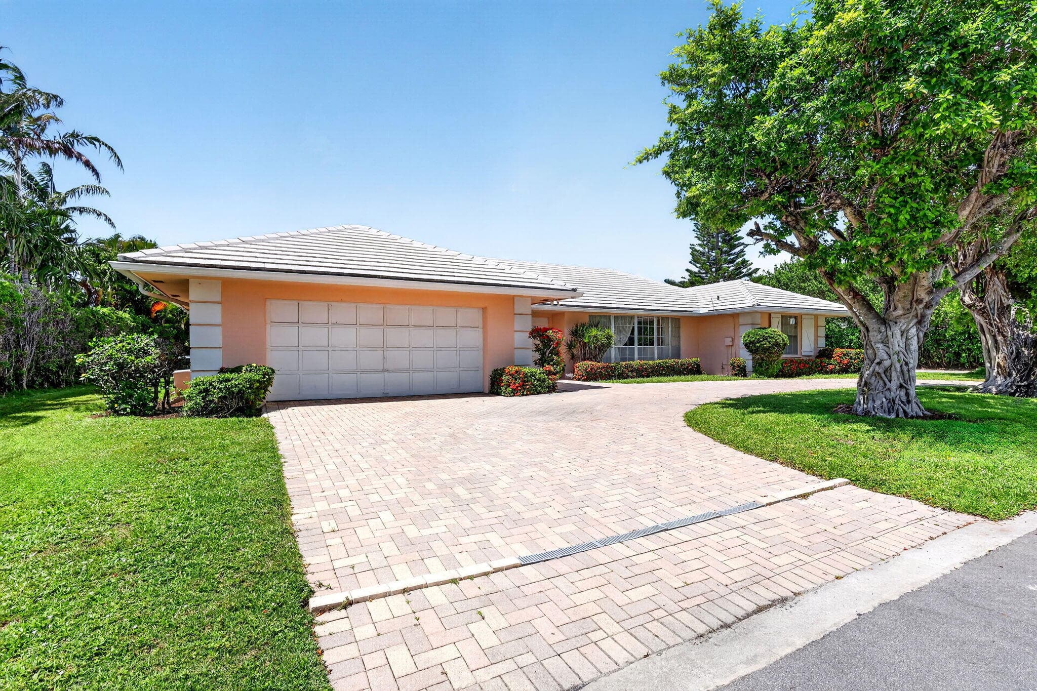217 Plantation Road, Palm Beach, FL 33480 — photo 4 of 41