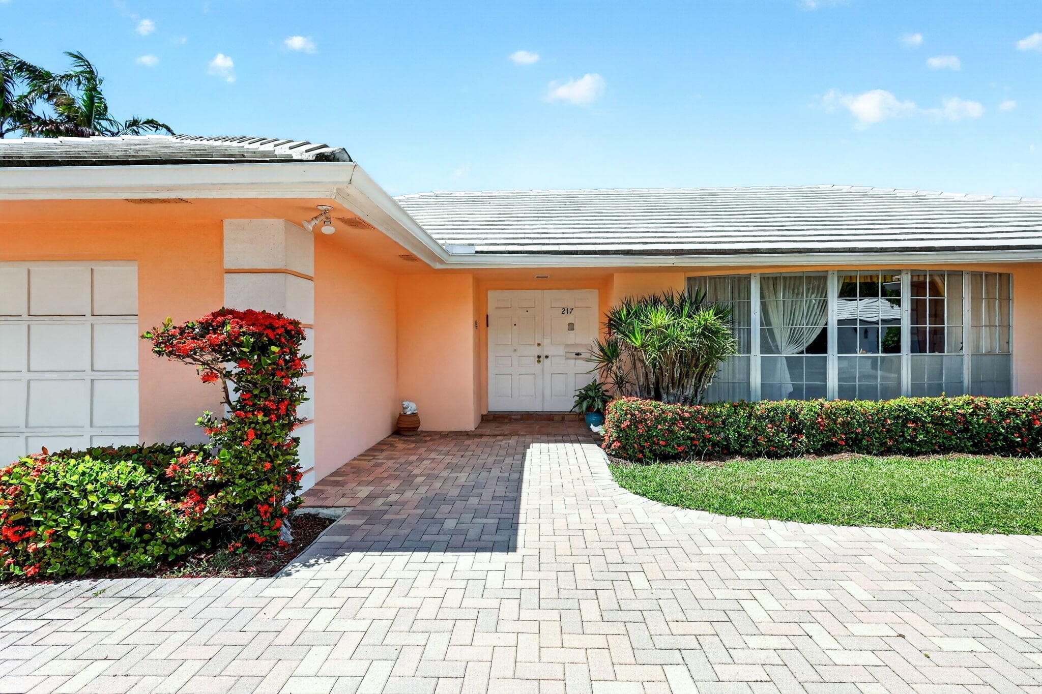 217 Plantation Road, Palm Beach, FL 33480 — photo 5 of 41