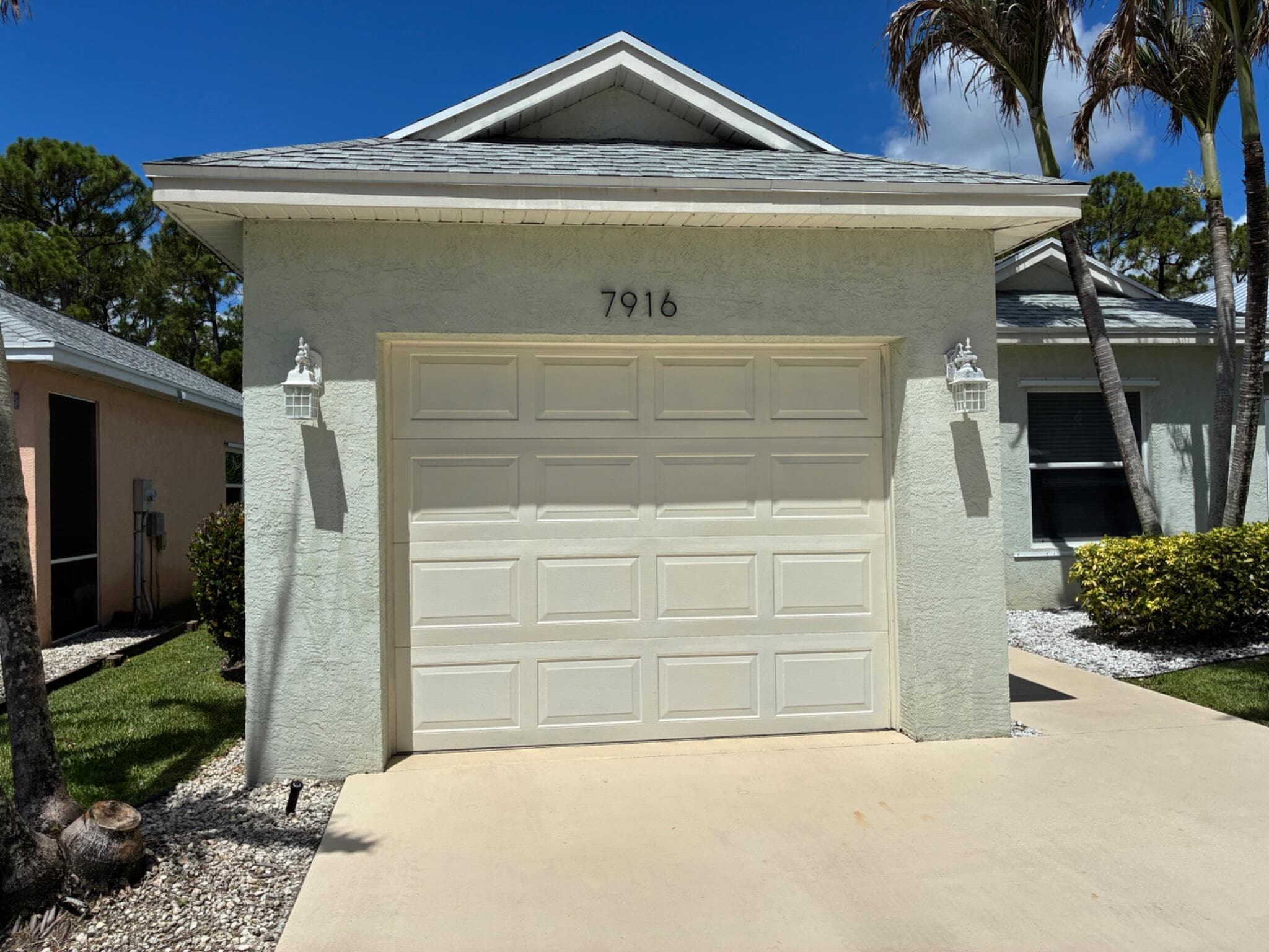 7916 SE Sugar Pines Way, Hobe Sound, FL 33455 — photo 3 of 24