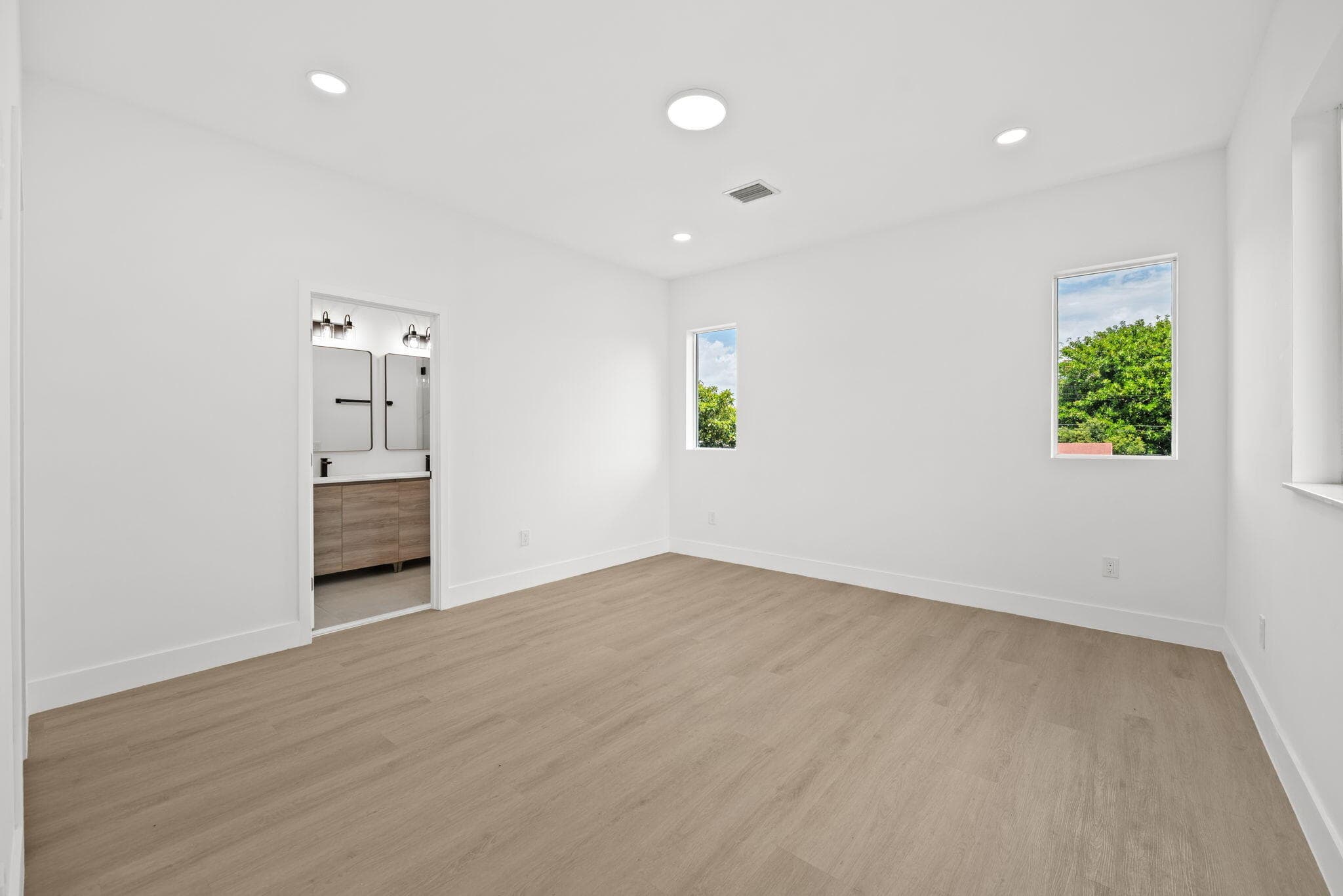 1355 NW 42nd Street 1355, Miami, FL 33142 — photo 14 of 26