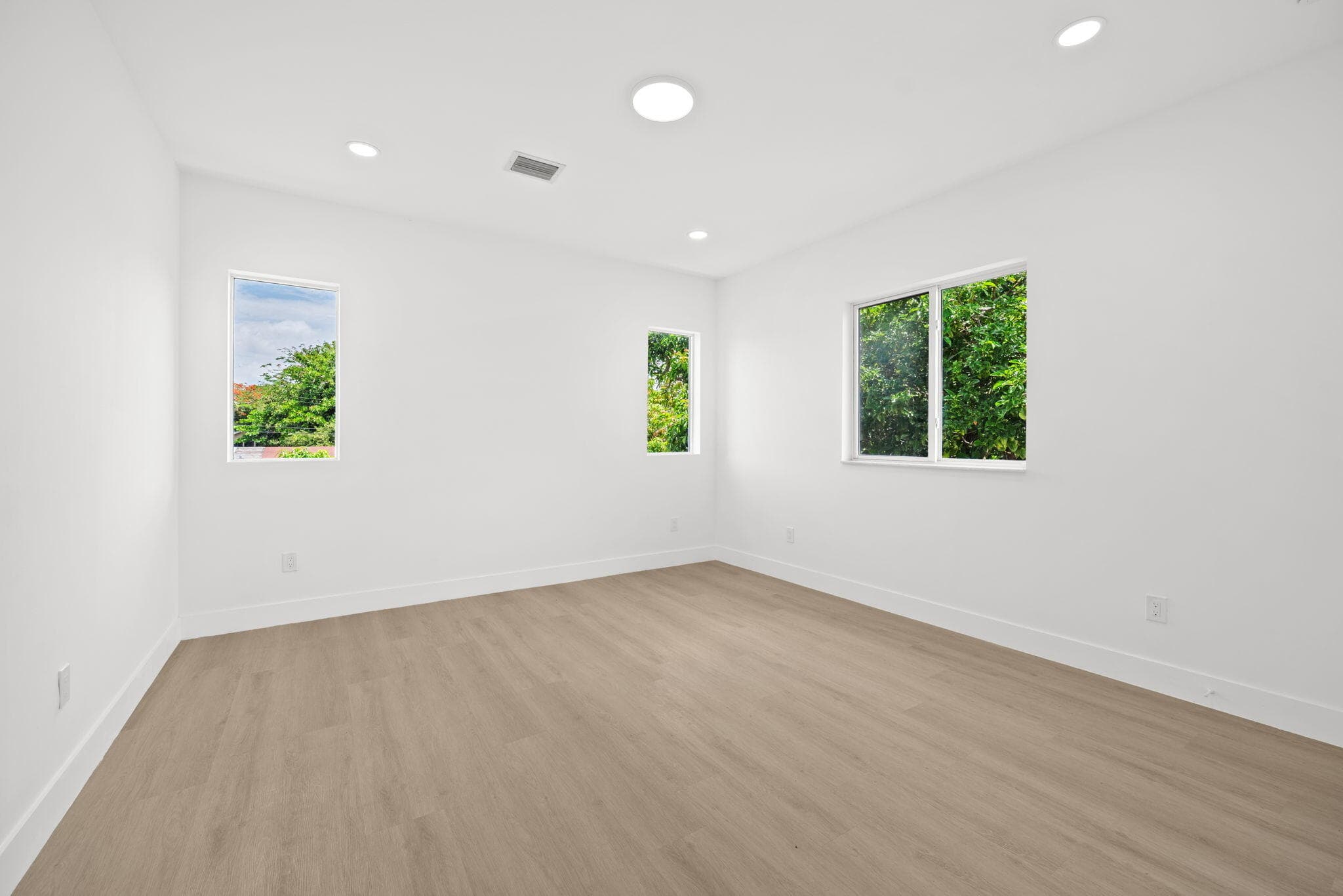 1355 NW 42nd Street 1355, Miami, FL 33142 — photo 19 of 26