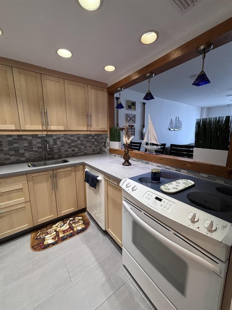 336 N Birch Road 8d, Fort Lauderdale, FL 33304 — photo 21 of 23