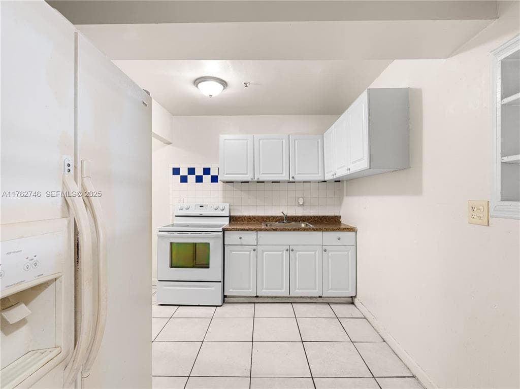 5600 NW 27th Court 5604, Lauderhill, FL 33313 — photo 4 of 8