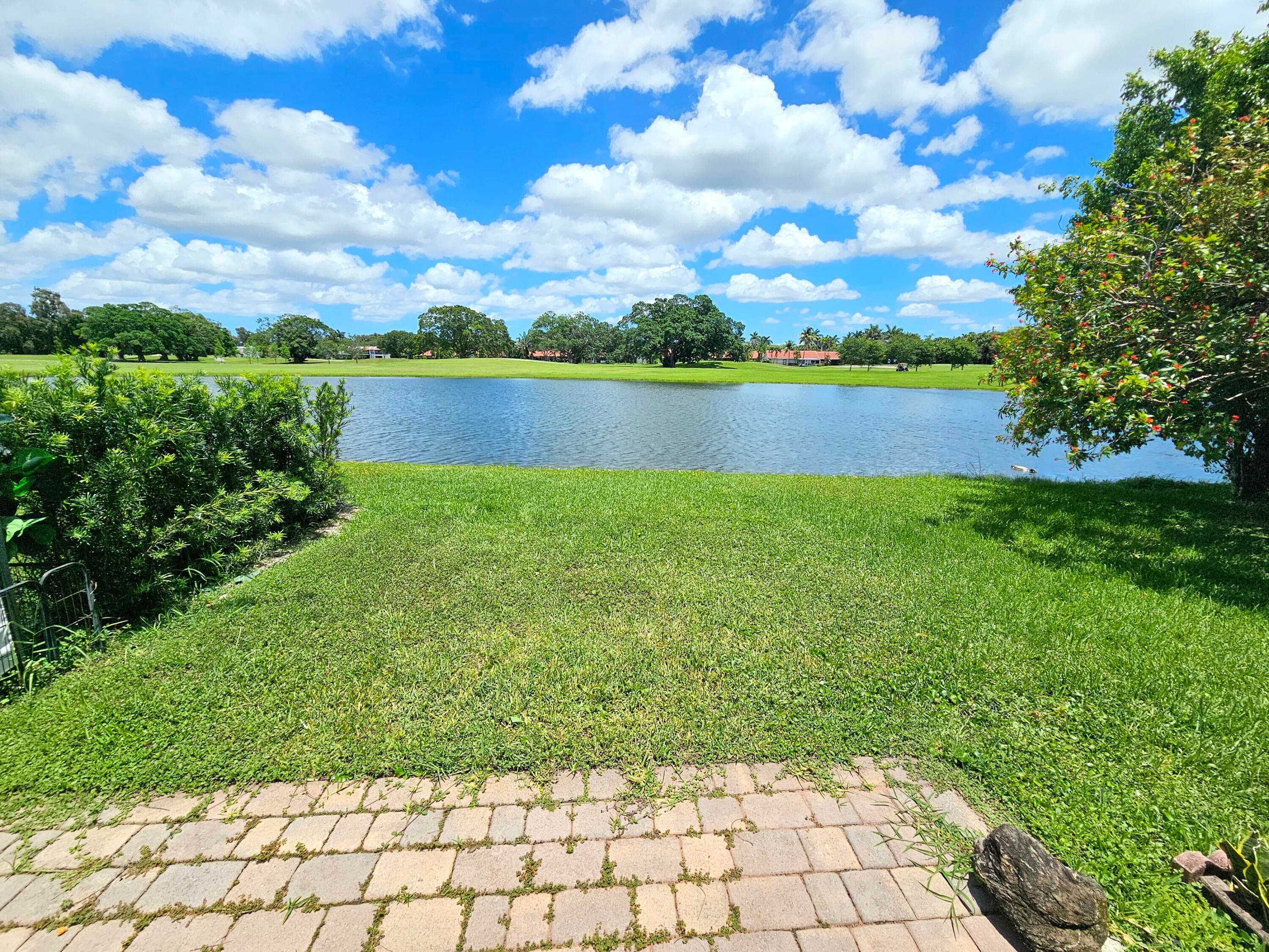 566 Village Lake Drive, Weston, FL 33326 — photo 12 of 37