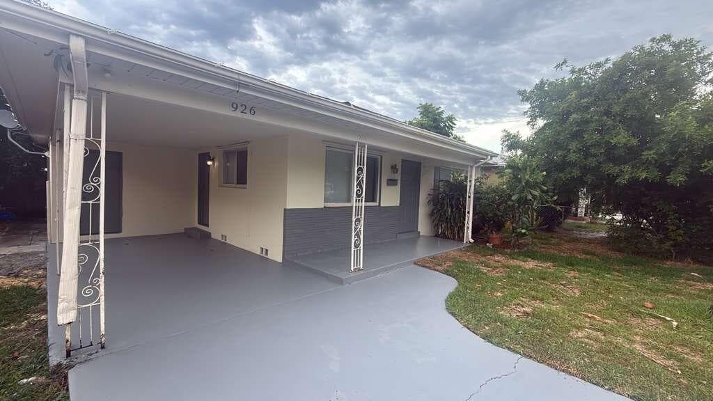 926 S F Street, Lake Worth Beach, FL 33460 — photo 13 of 32