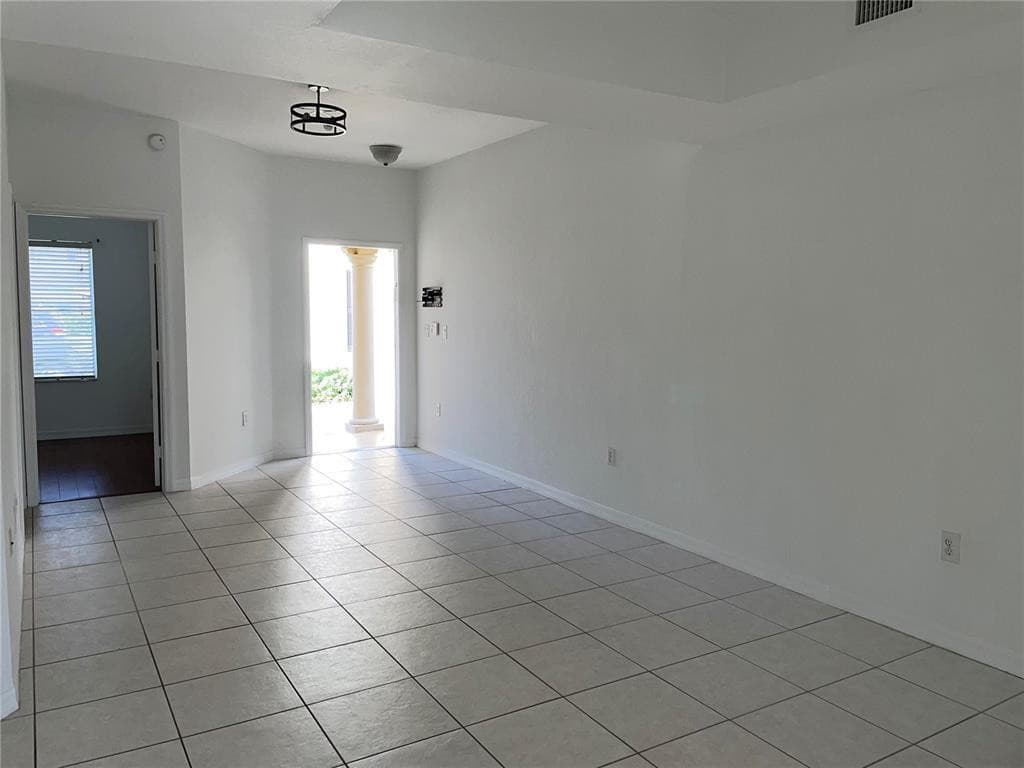 8830 W Flagler Street 8, Miami, FL 33174 — photo 3 of 13