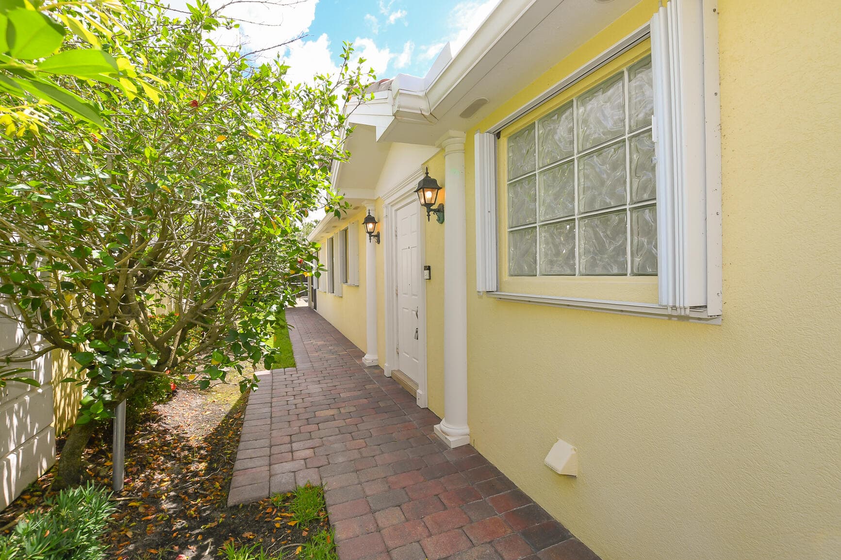 10653 SW Hartwick Drive, Port St. Lucie, FL 34987 — photo 6 of 60