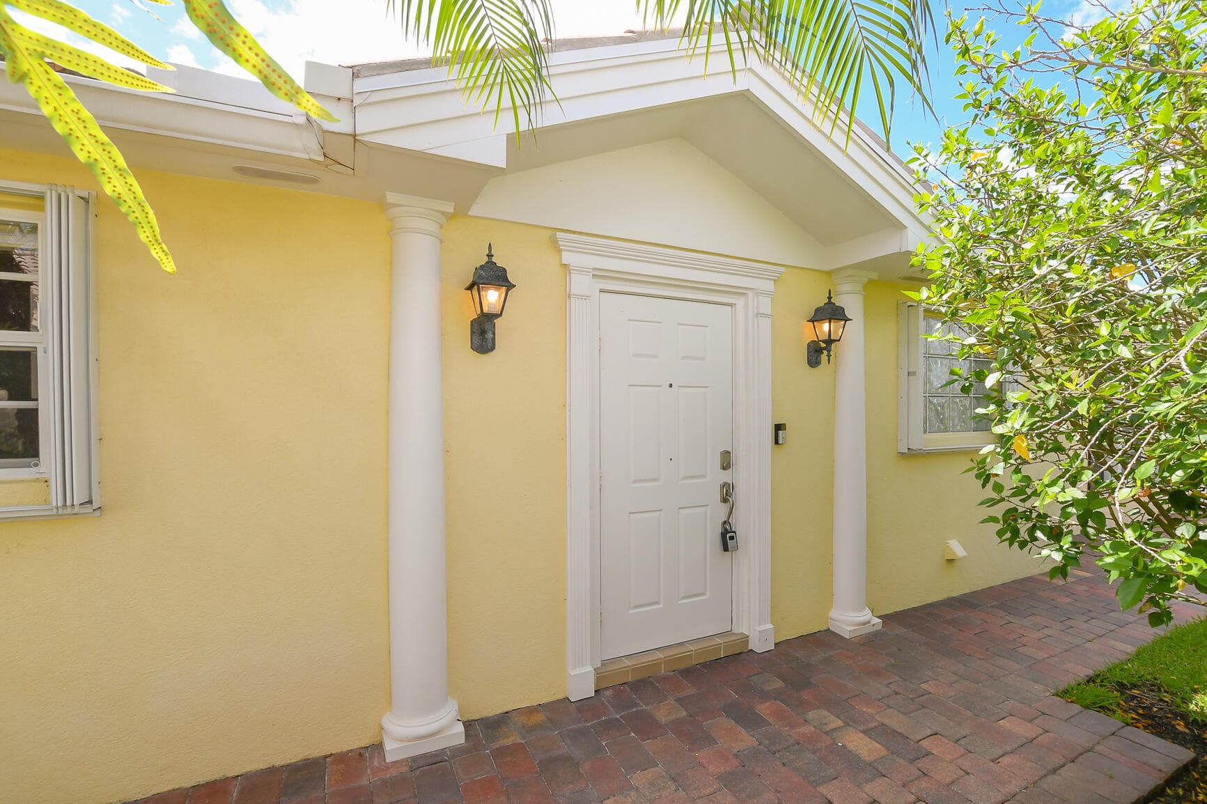 10653 SW Hartwick Drive, Port St. Lucie, FL 34987 — photo 7 of 60
