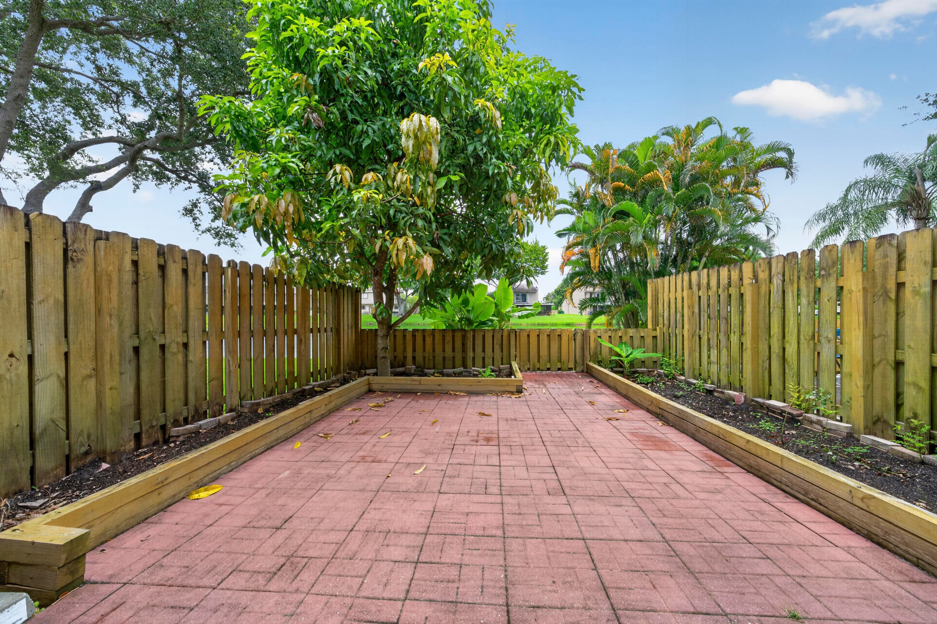 5182 S University Drive, Davie, FL 33328 — photo 4 of 32