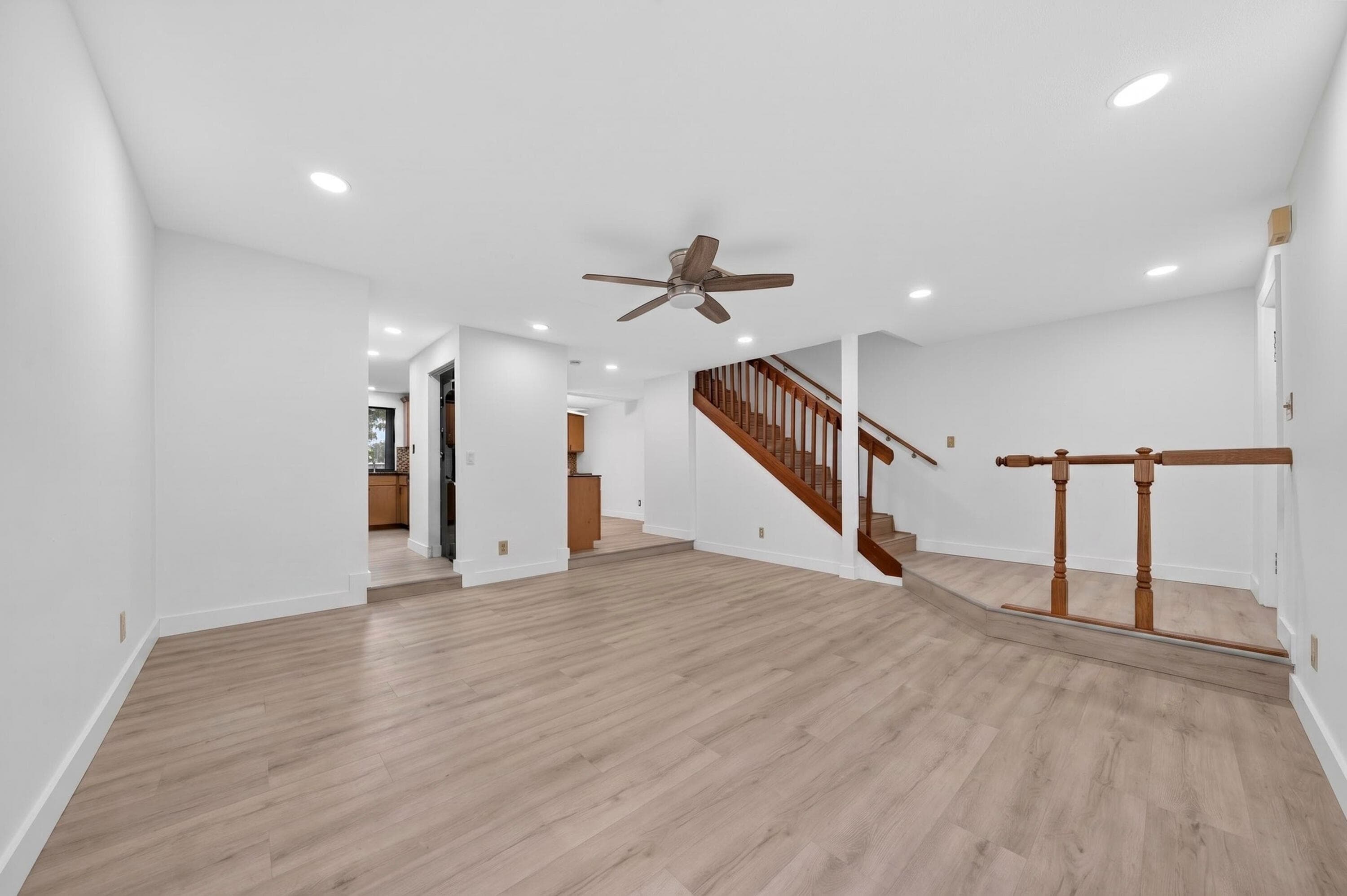 5182 S University Drive, Davie, FL 33328 — photo 10 of 32