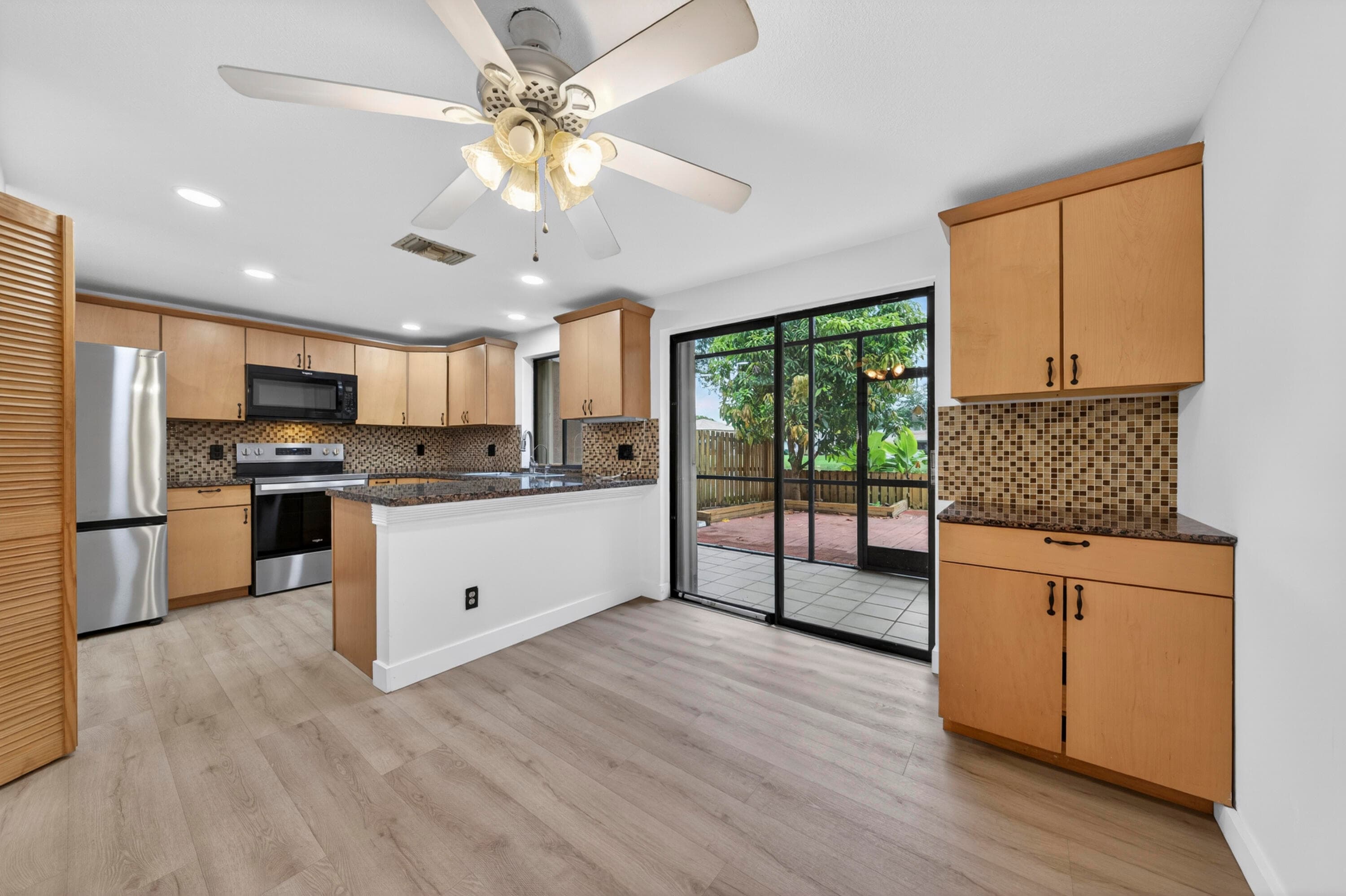 5182 S University Drive, Davie, FL 33328 — photo 12 of 32