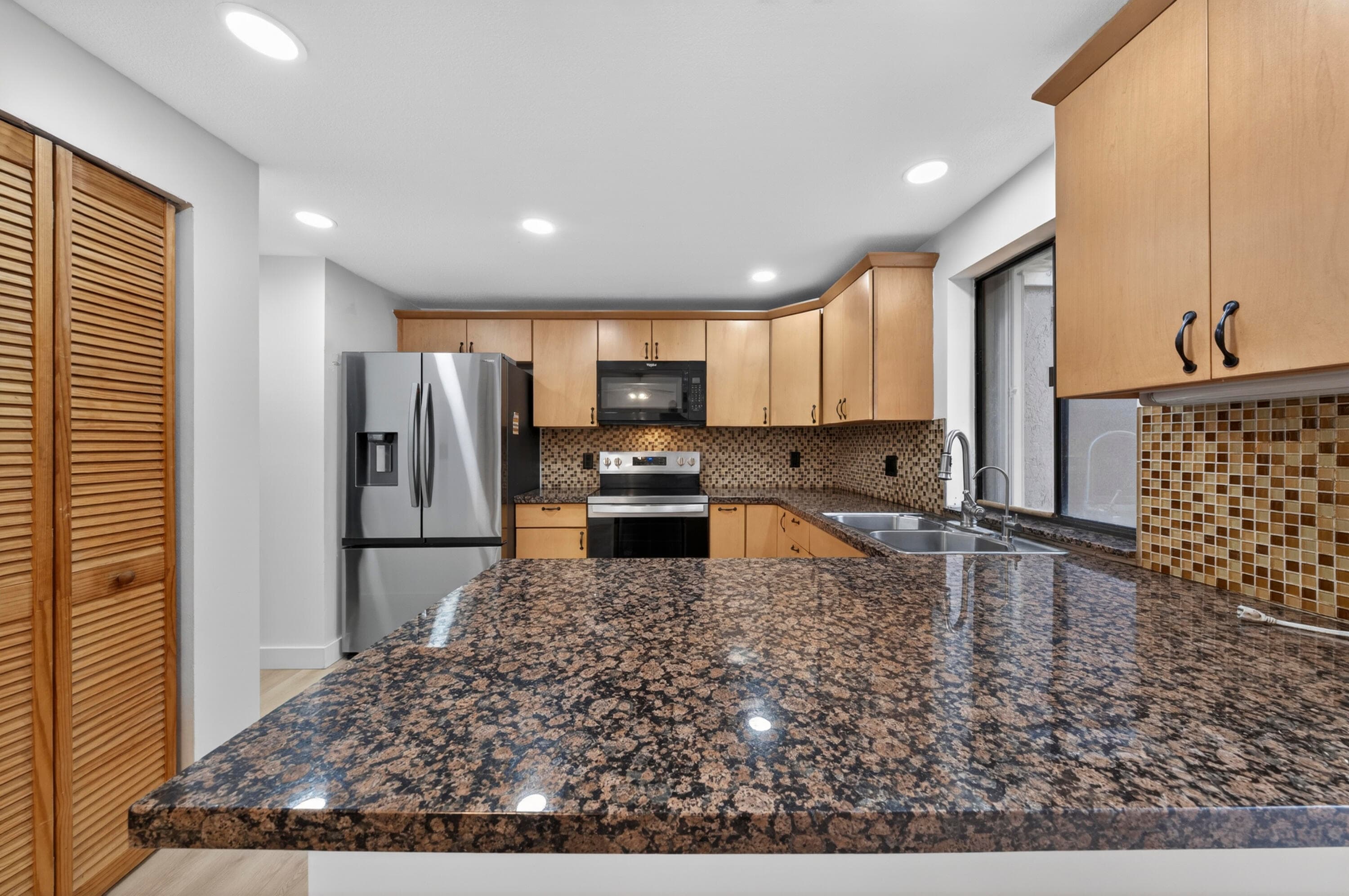 5182 S University Drive, Davie, FL 33328 — photo 13 of 32