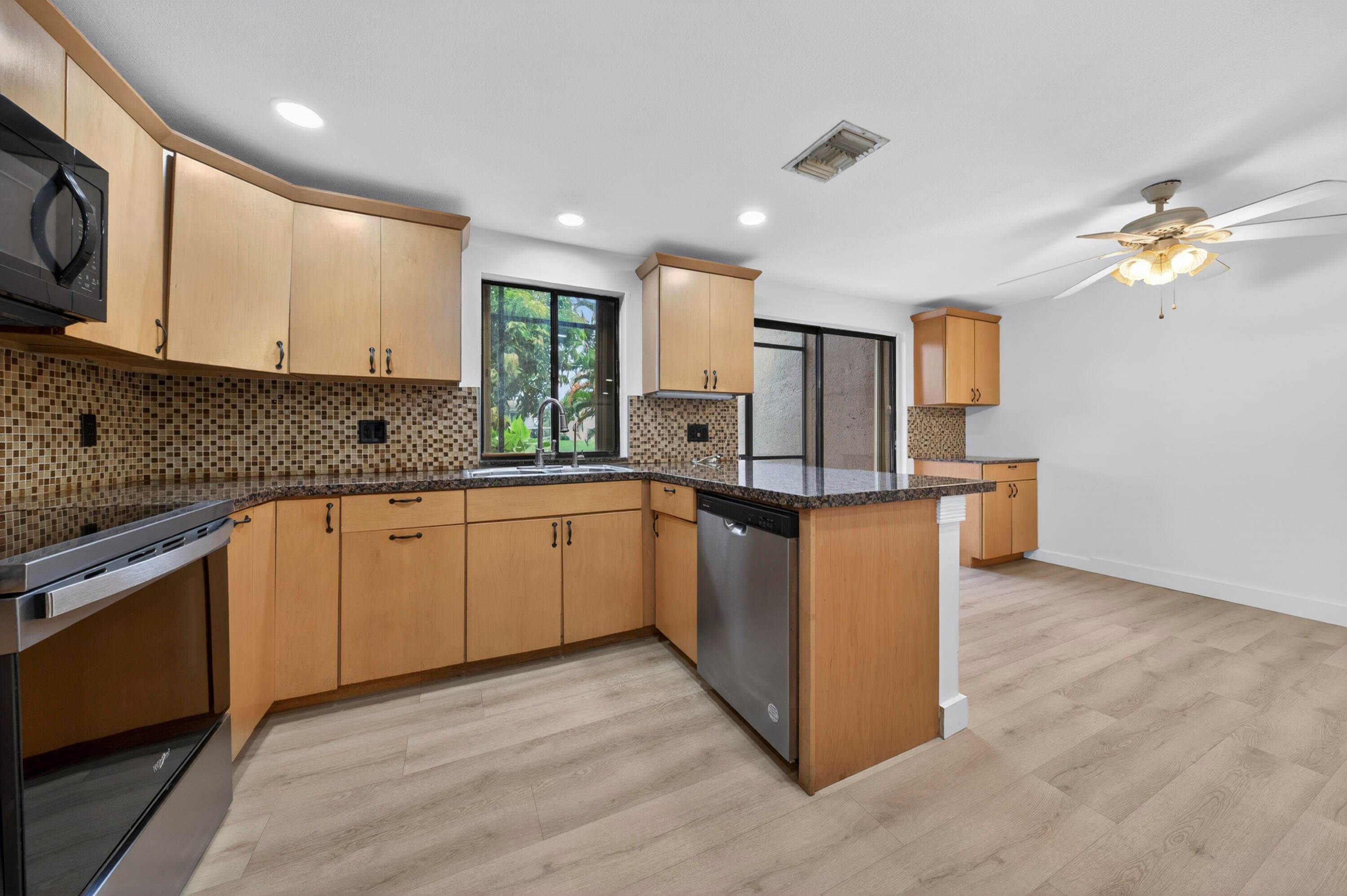 5182 S University Drive, Davie, FL 33328 — photo 14 of 32