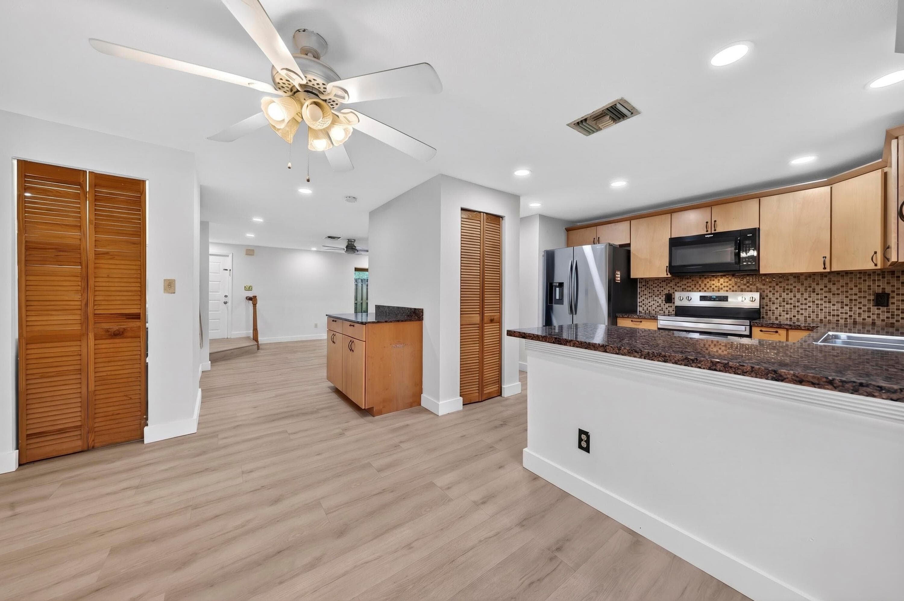 5182 S University Drive, Davie, FL 33328 — photo 17 of 32