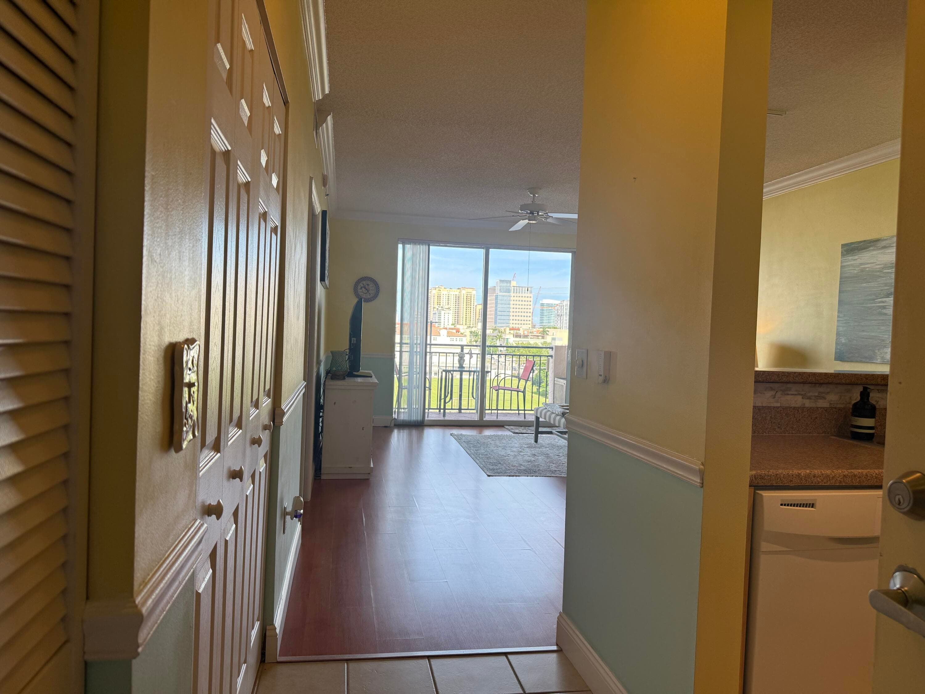 616 Clearwater Park Road 607, West Palm Beach, FL 33401 — photo 7 of 28