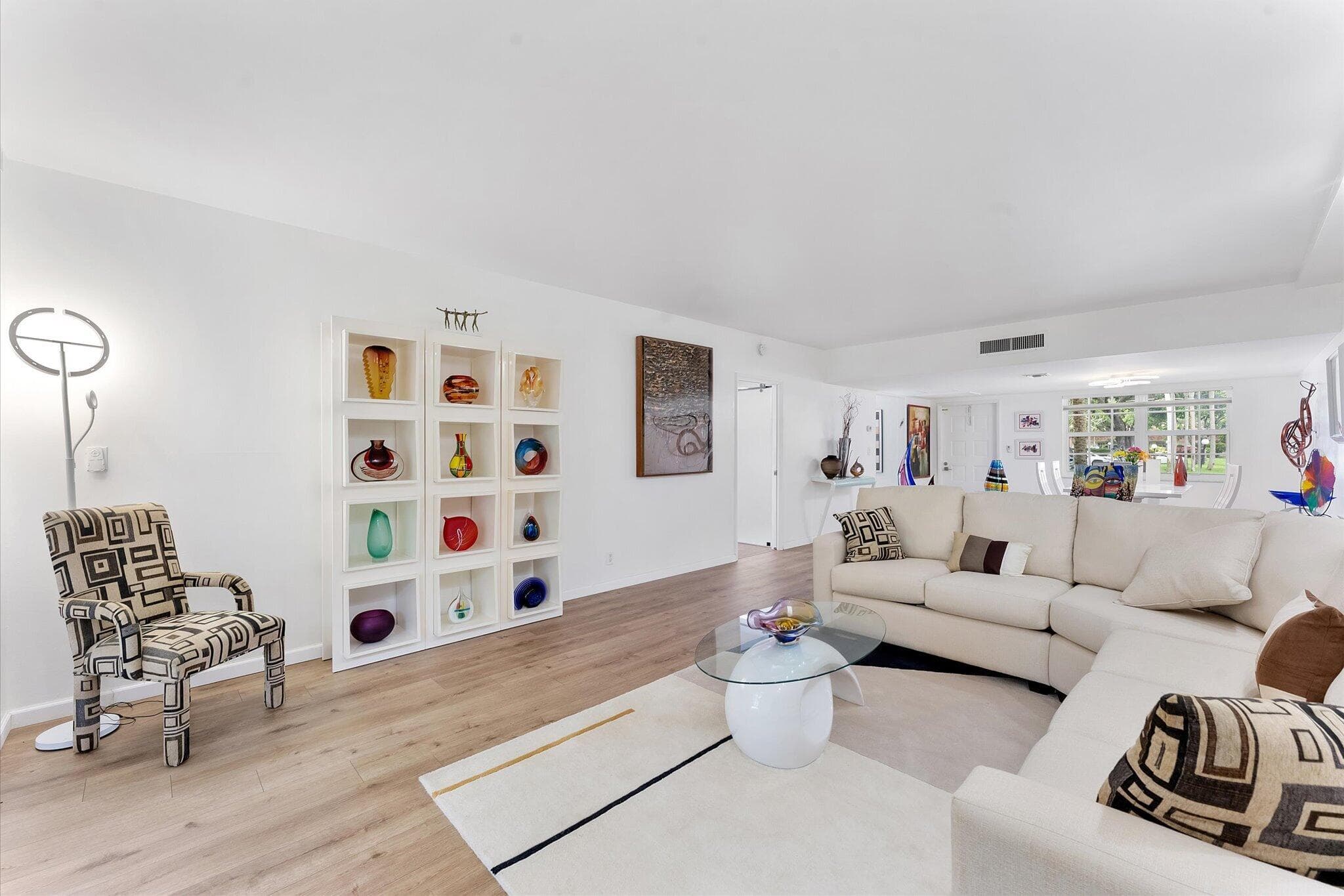 3900 Oaks Clubhouse Drive 110, Pompano Beach, FL 33069 — photo 11 of 38