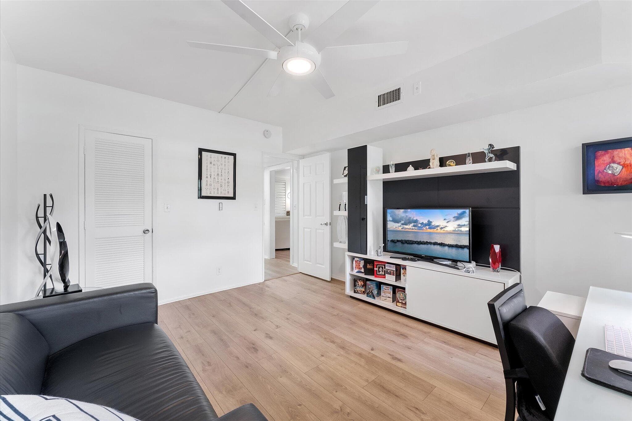 3900 Oaks Clubhouse Drive 110, Pompano Beach, FL 33069 — photo 18 of 38