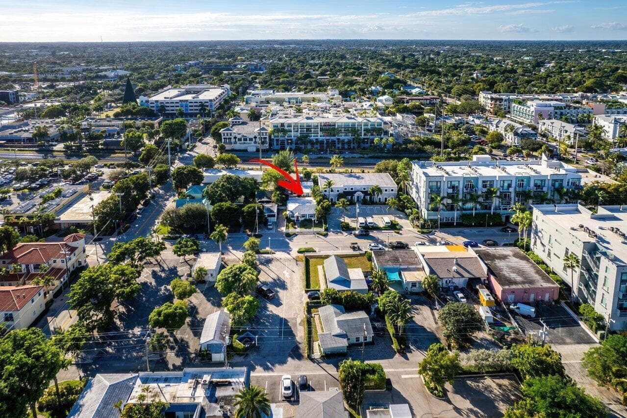 126 NE 4th Avenue, Delray Beach, FL 33483 — photo 7 of 41