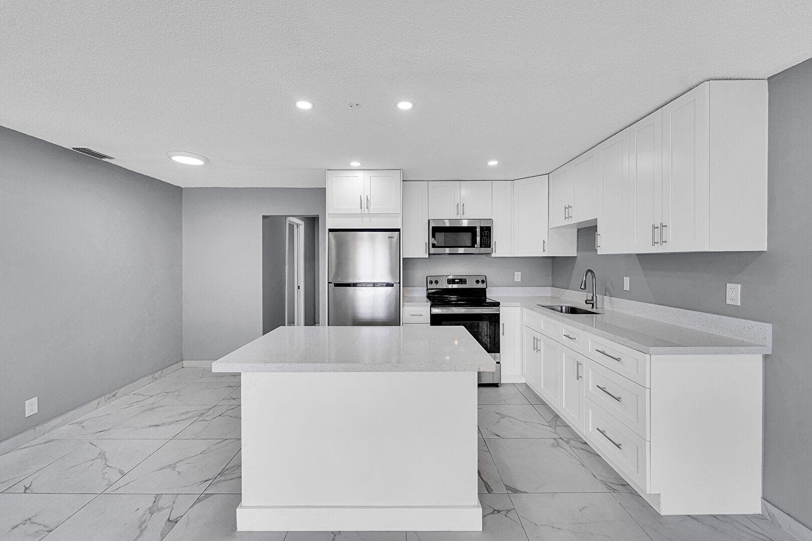 4681-4685 SW 43rd Terrace, Fort Lauderdale, FL 33314 — photo 11 of 54